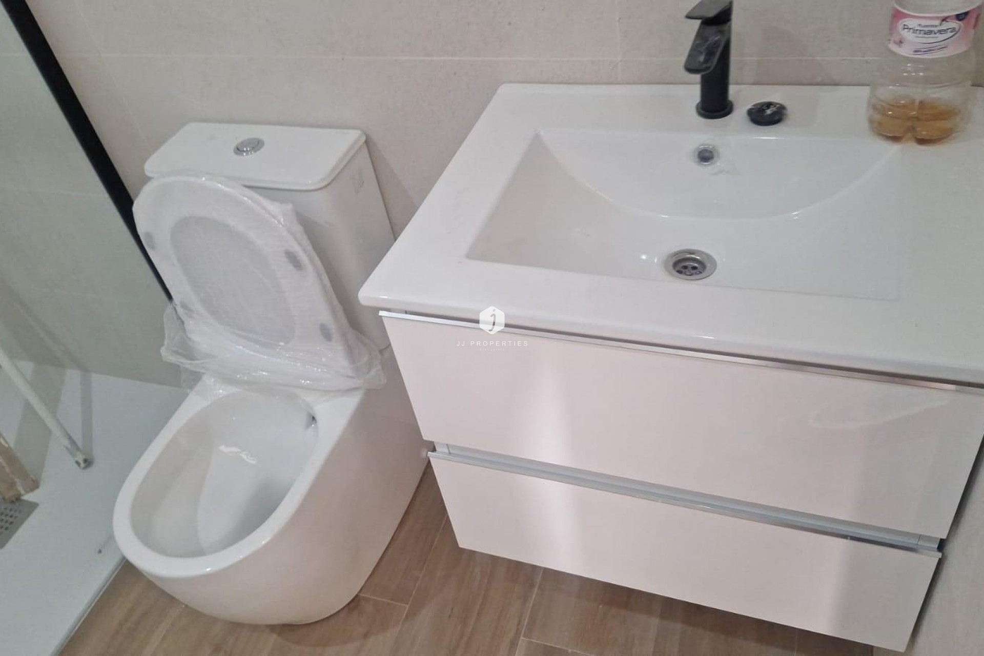 Resale - Chalet -
Torrevieja - aguas nuevas