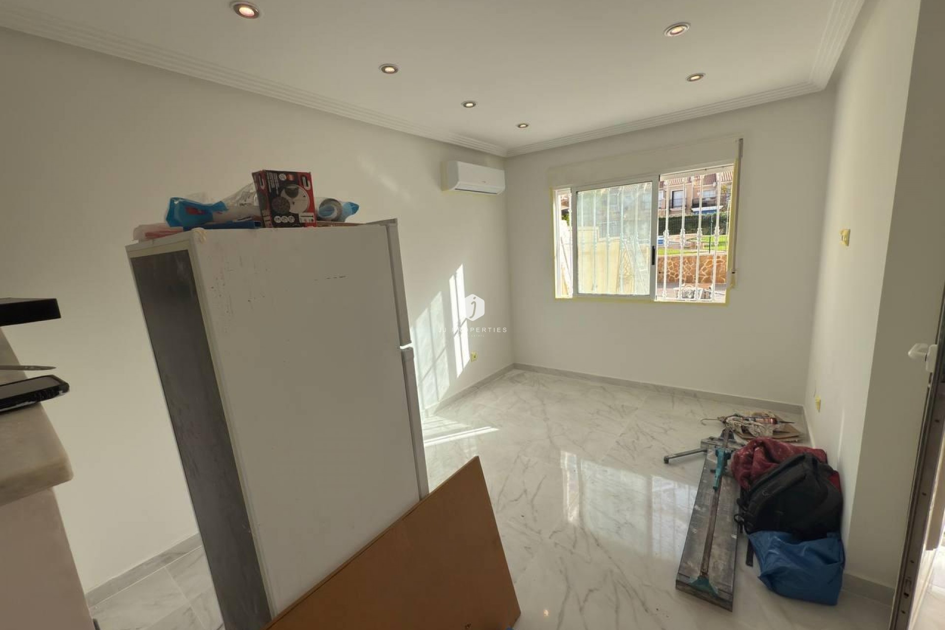 Resale - Chalet -
Torrevieja - aguas nuevas