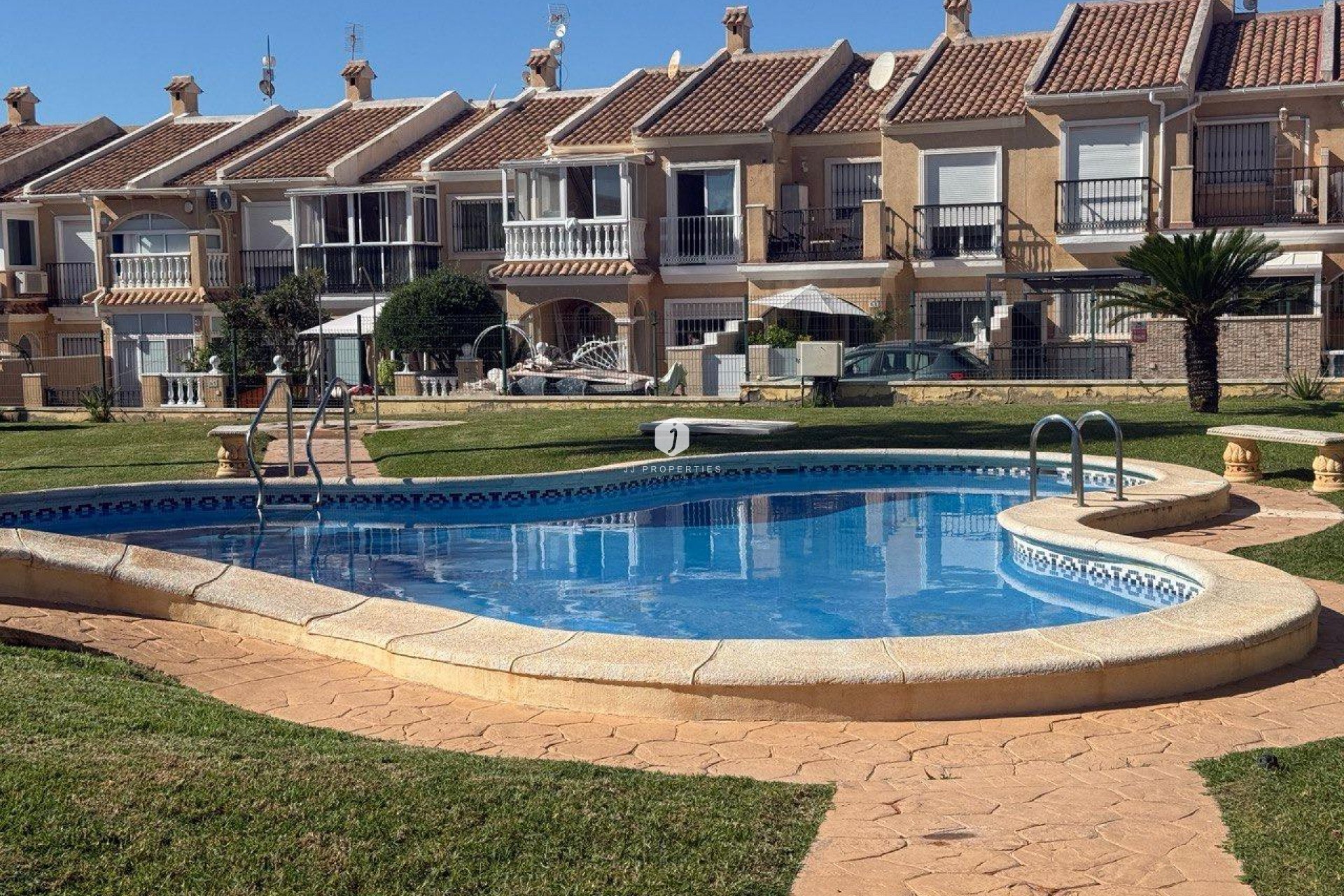 Resale - Chalet -
Torrevieja - aguas nuevas