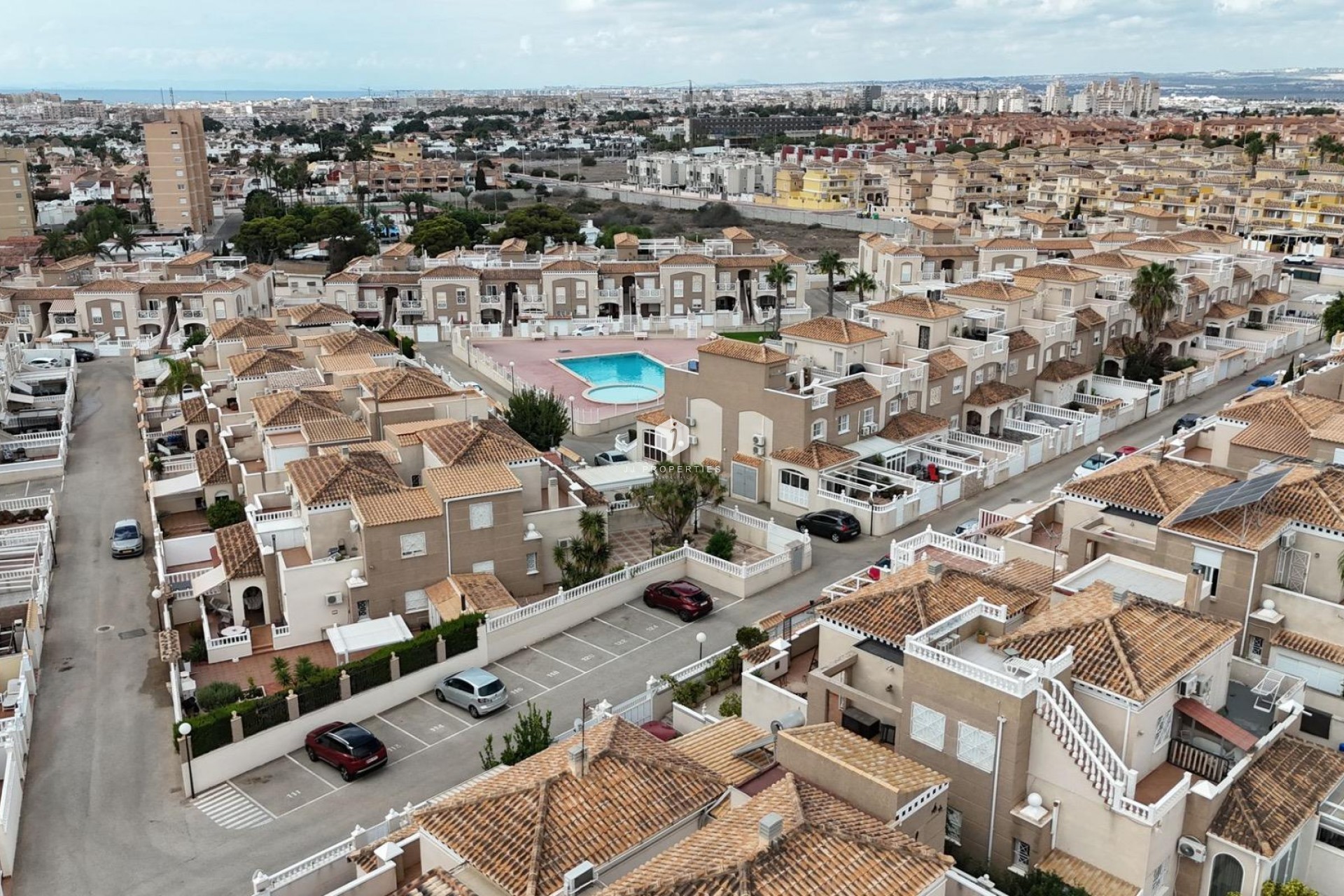 Resale - Chalet -
Torrevieja - aguas nuevas