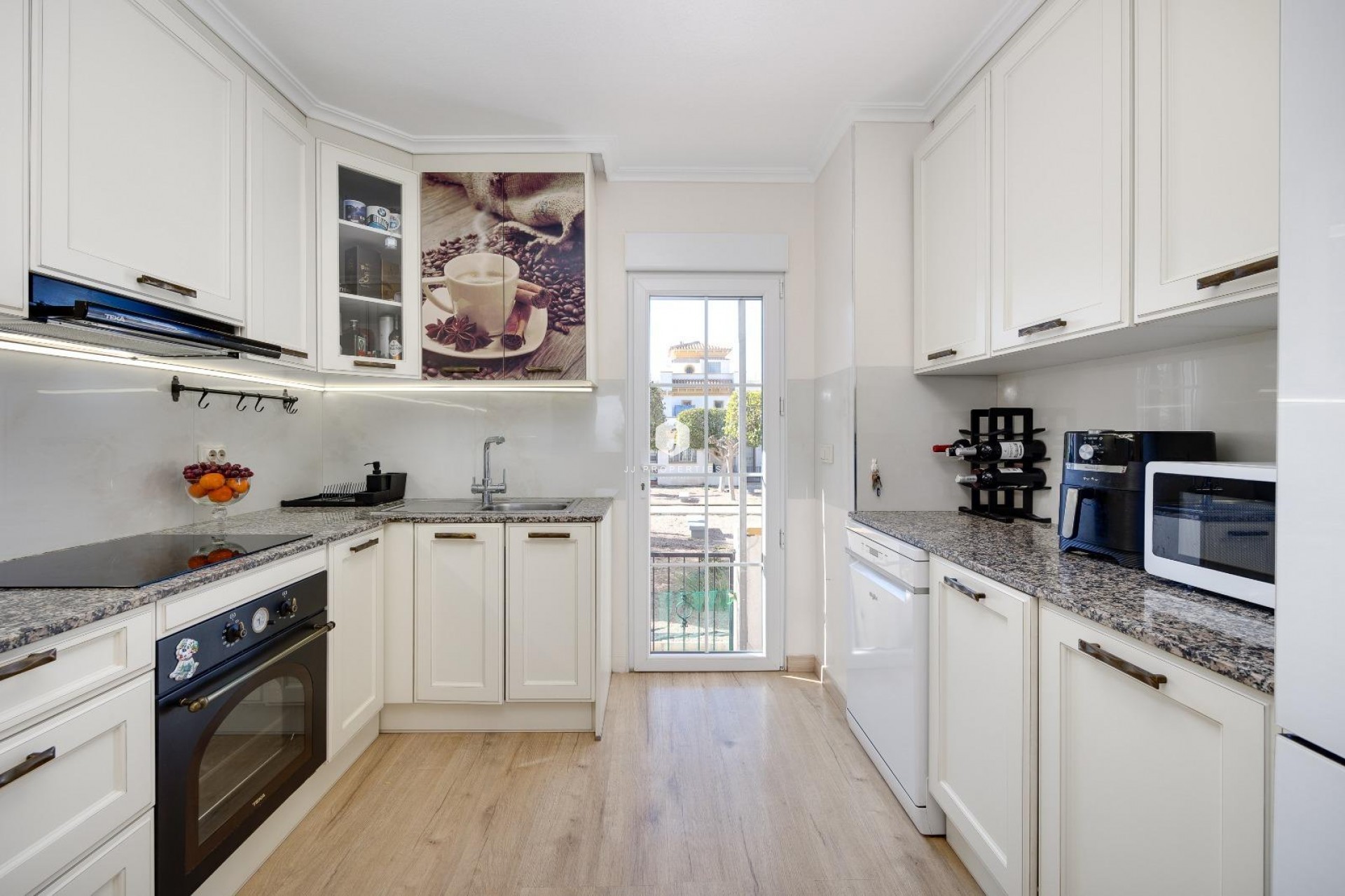 Resale - Chalet -
Torrevieja - aguas nuevas