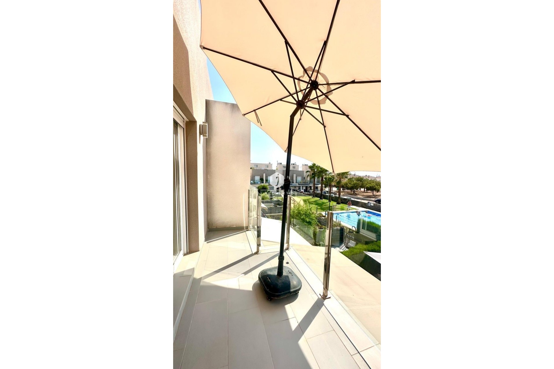 Resale - Chalet -
Torrevieja - aguas nuevas