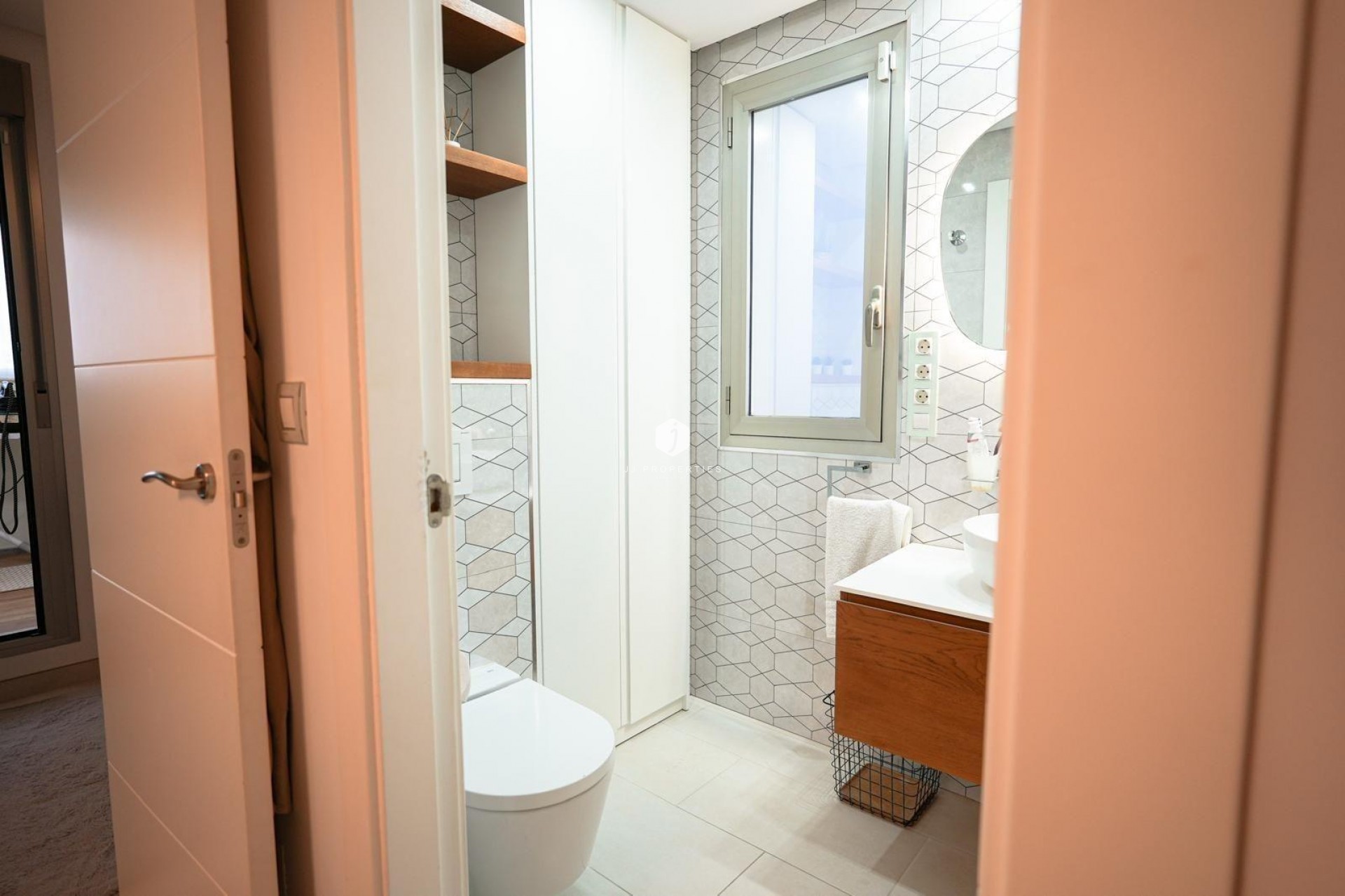 Resale - Chalet -
Torrevieja - aguas nuevas