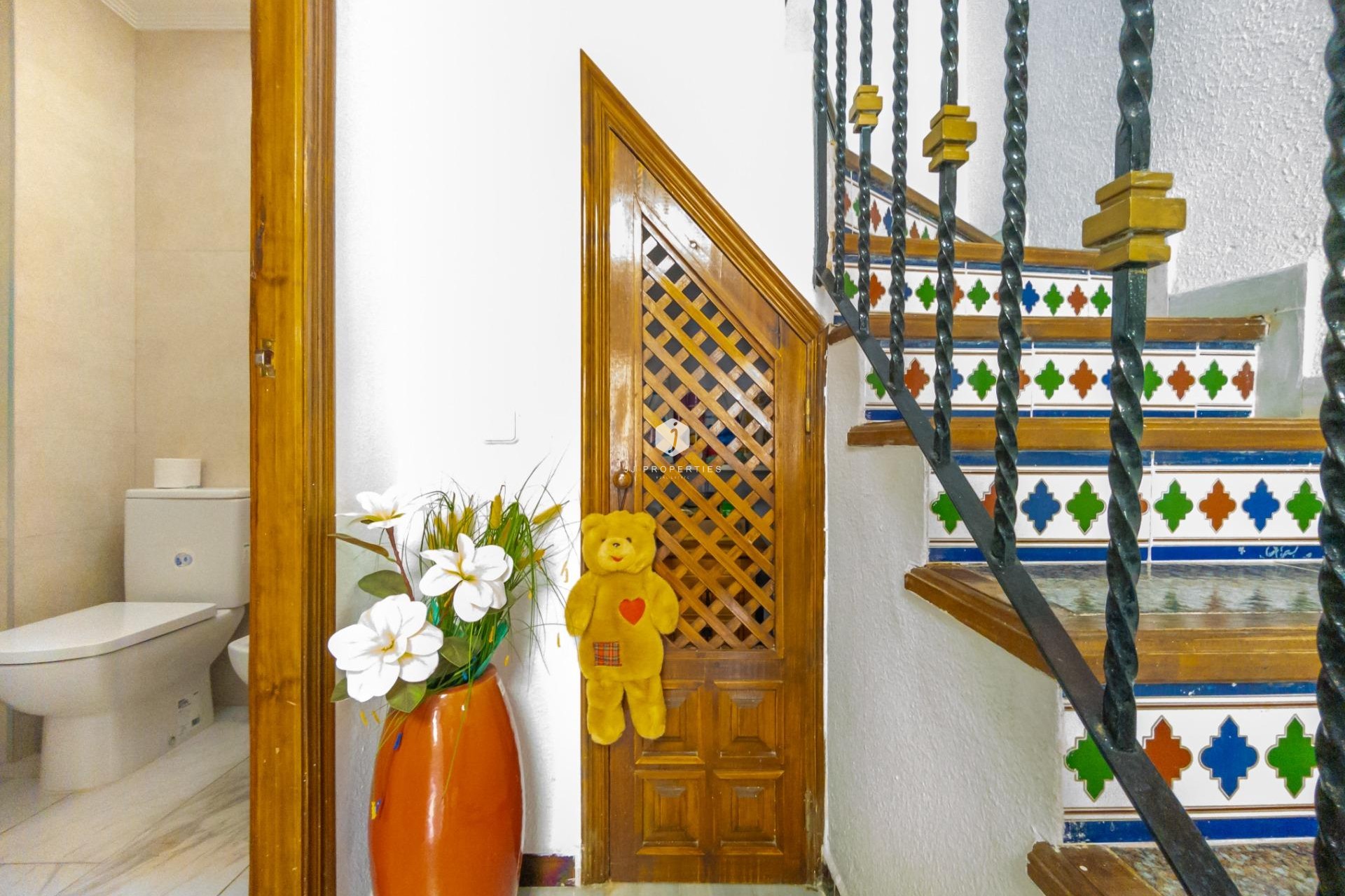 Resale - Chalet -
Torrevieja - Cabo cervera