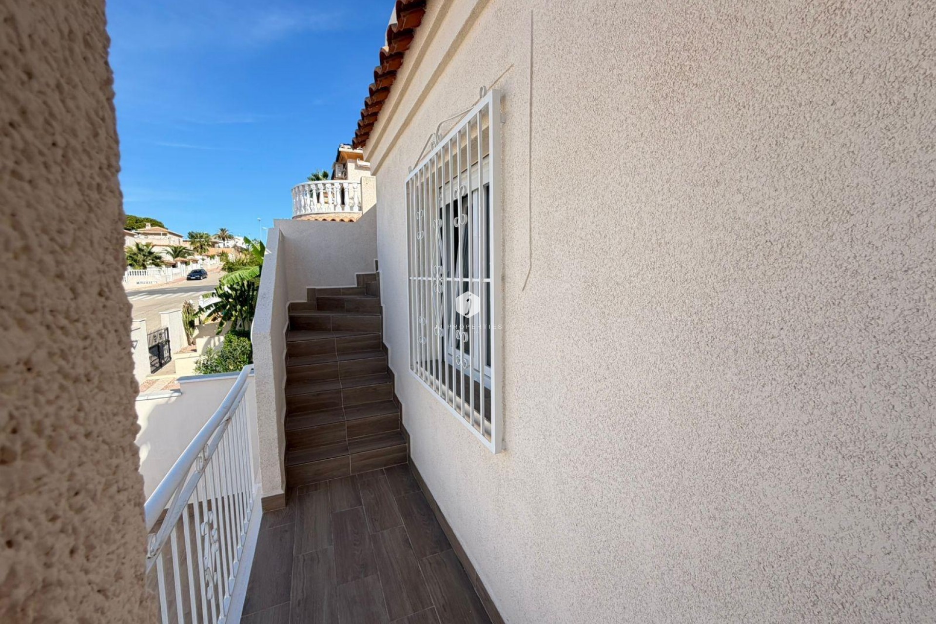 Resale - Chalet -
Torrevieja - Cabo cervera