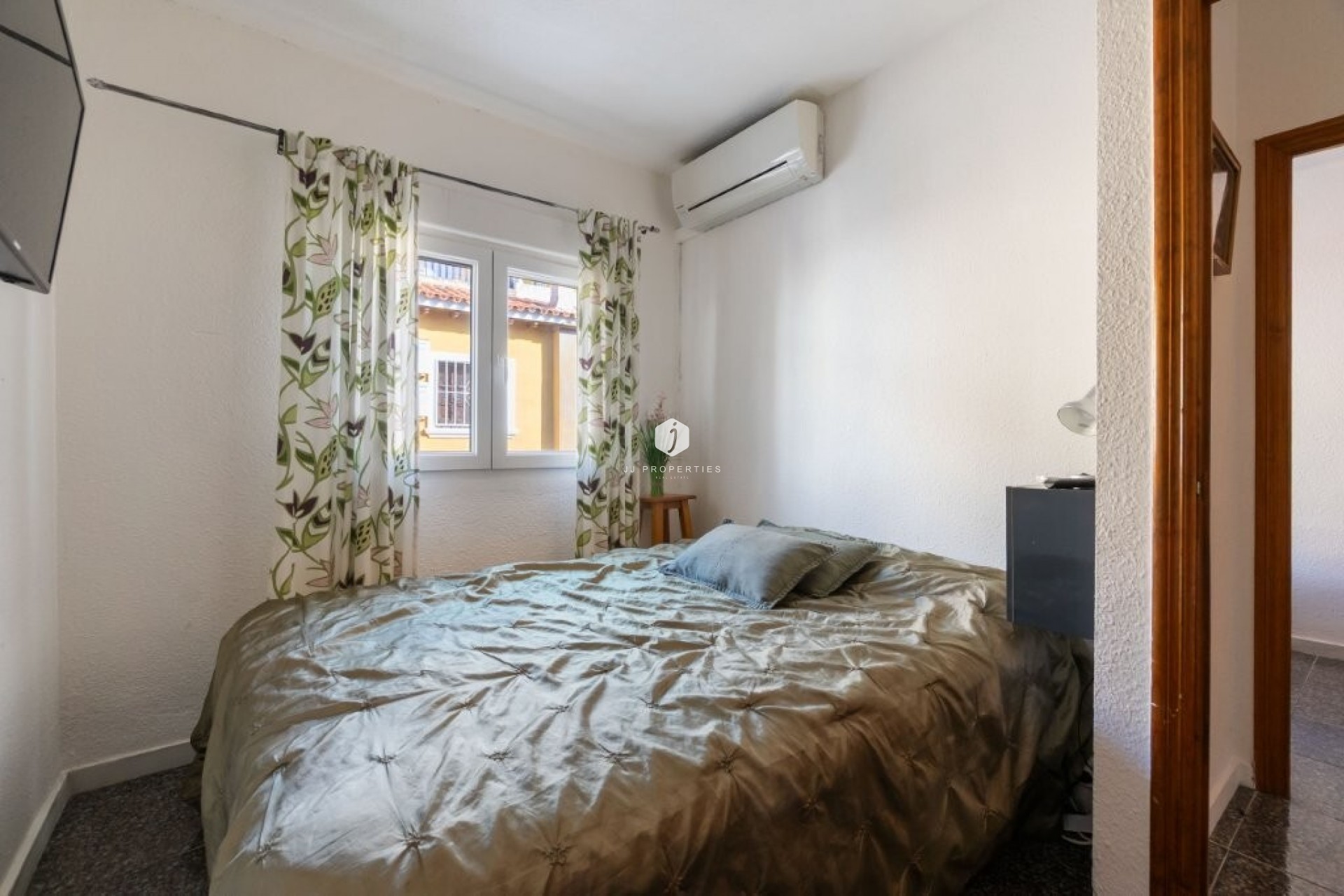 Resale - Chalet -
Torrevieja - Cabo cervera