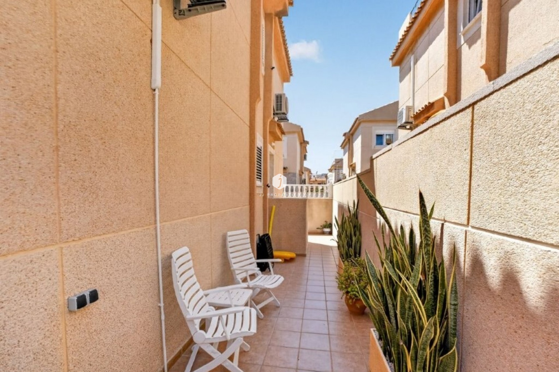 Resale - Chalet -
Torrevieja - Cabo cervera