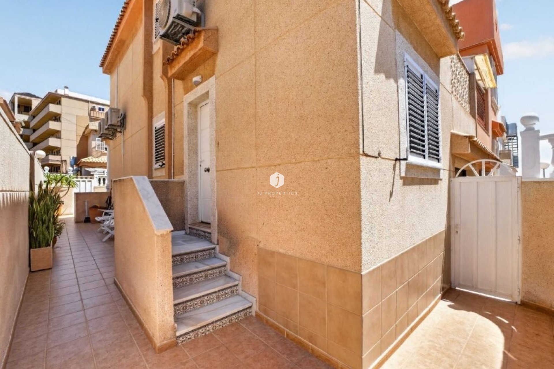 Resale - Chalet -
Torrevieja - Cabo cervera