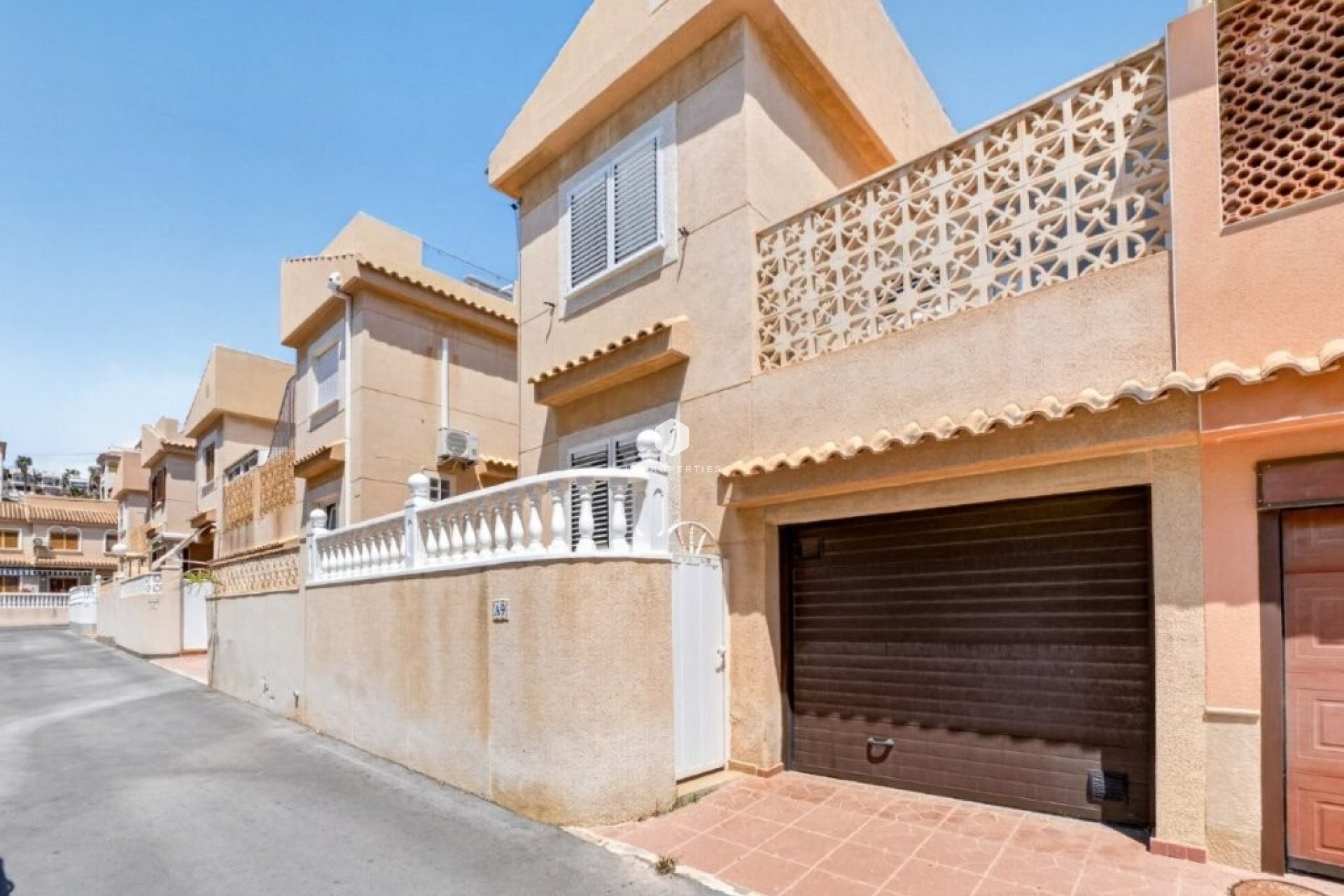 Resale - Chalet -
Torrevieja - Cabo cervera