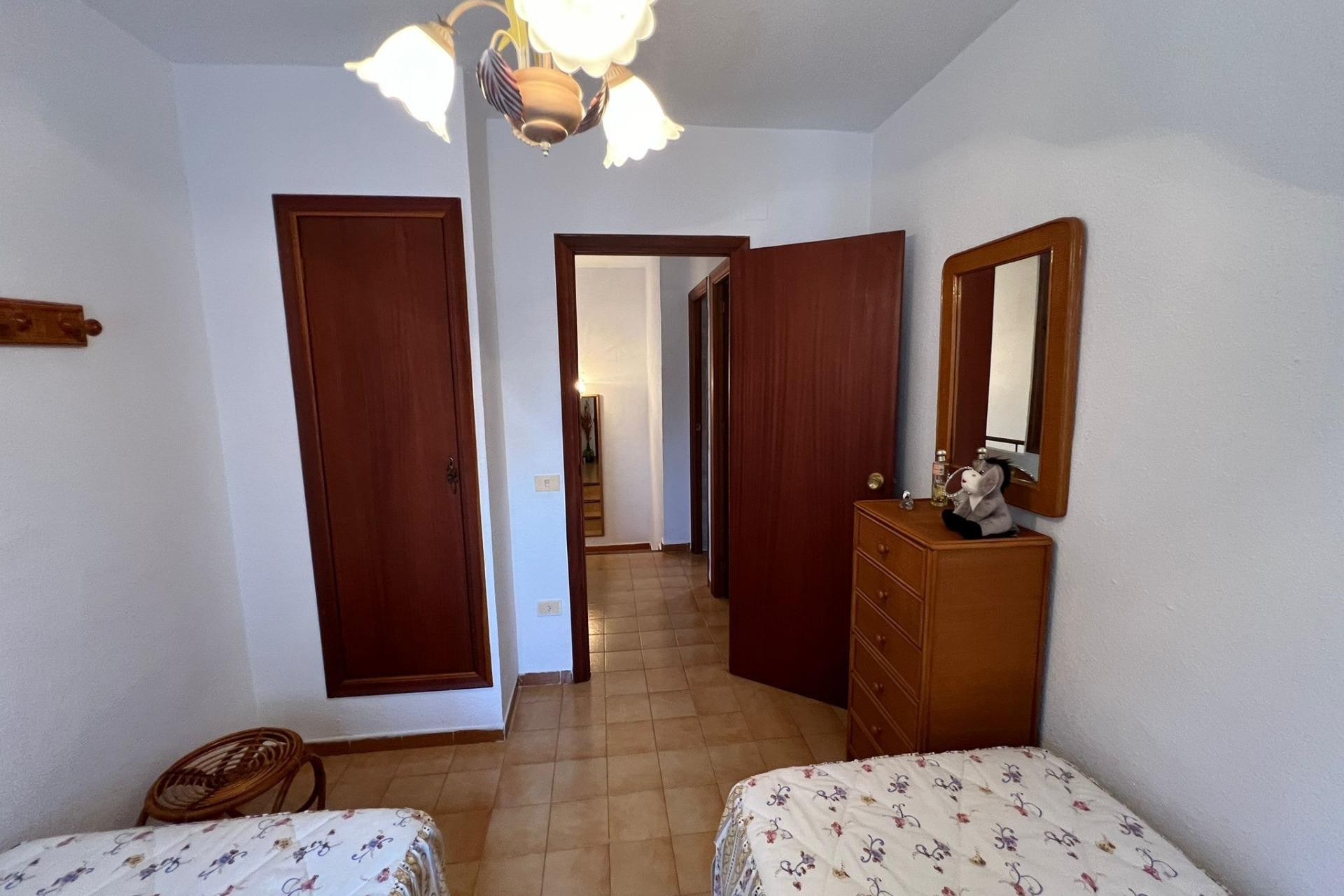 Resale - Chalet -
Torrevieja - Calas blanca