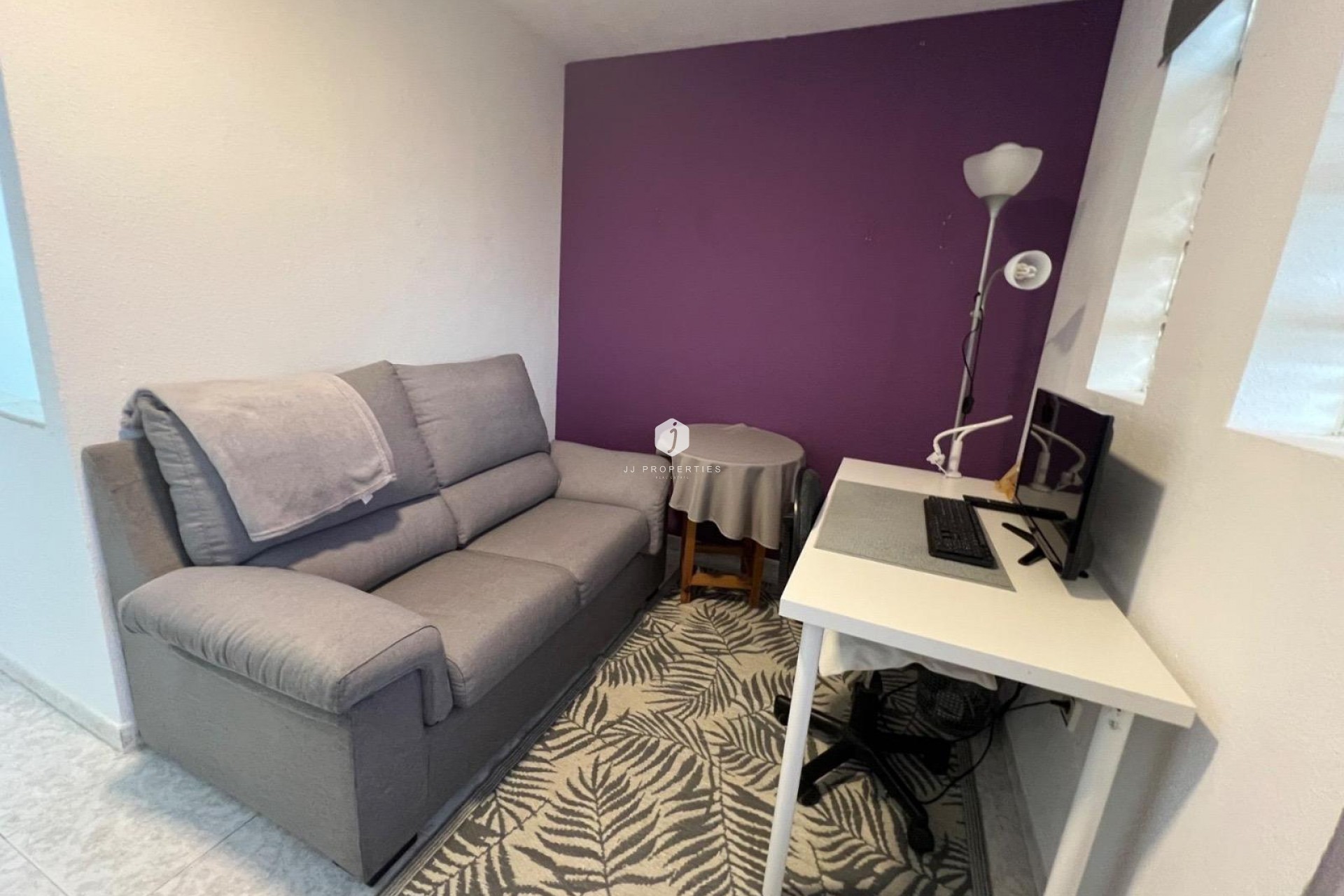 Resale - Chalet -
Torrevieja - Calas blanca