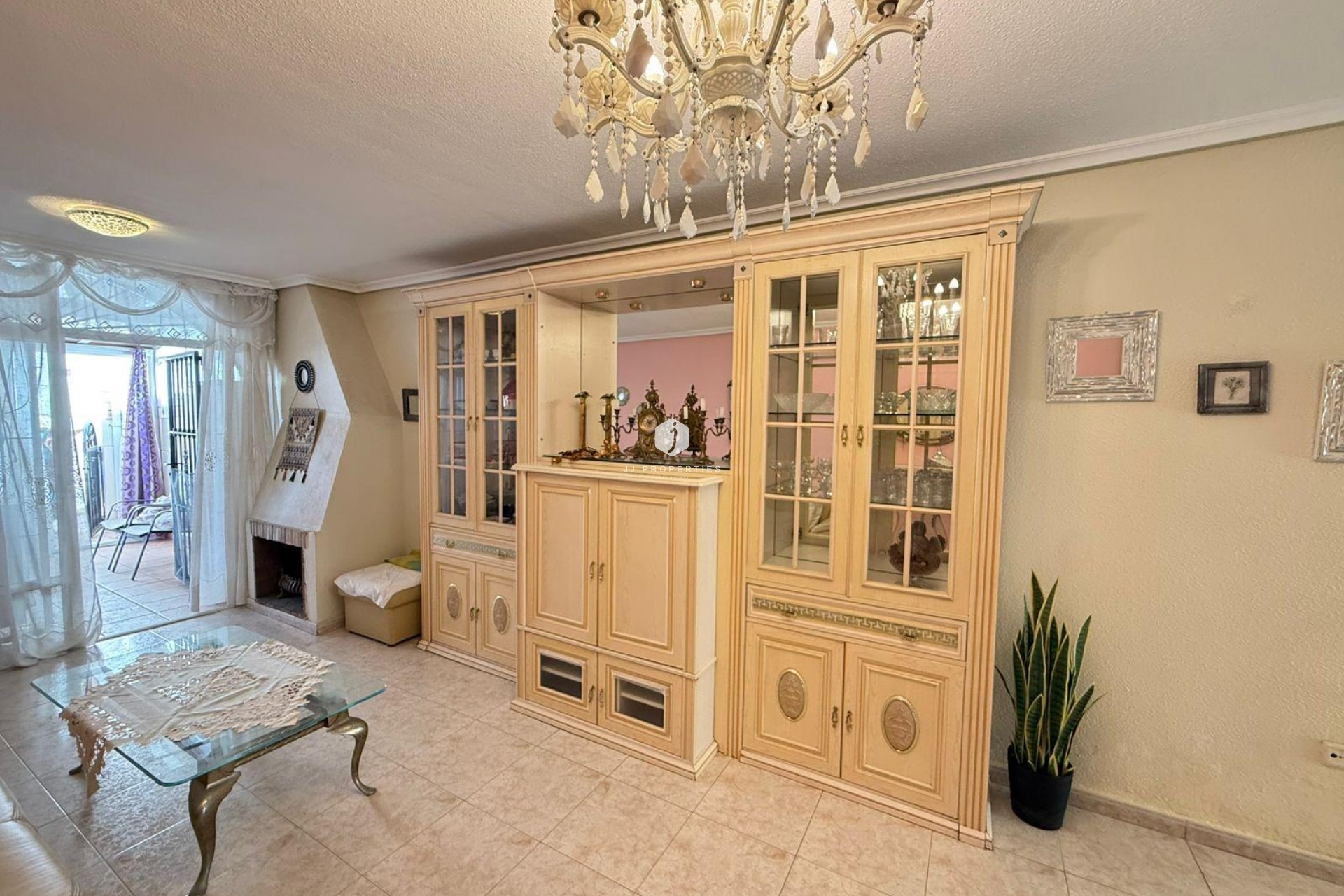 Resale - Chalet -
Torrevieja - Calas blanca