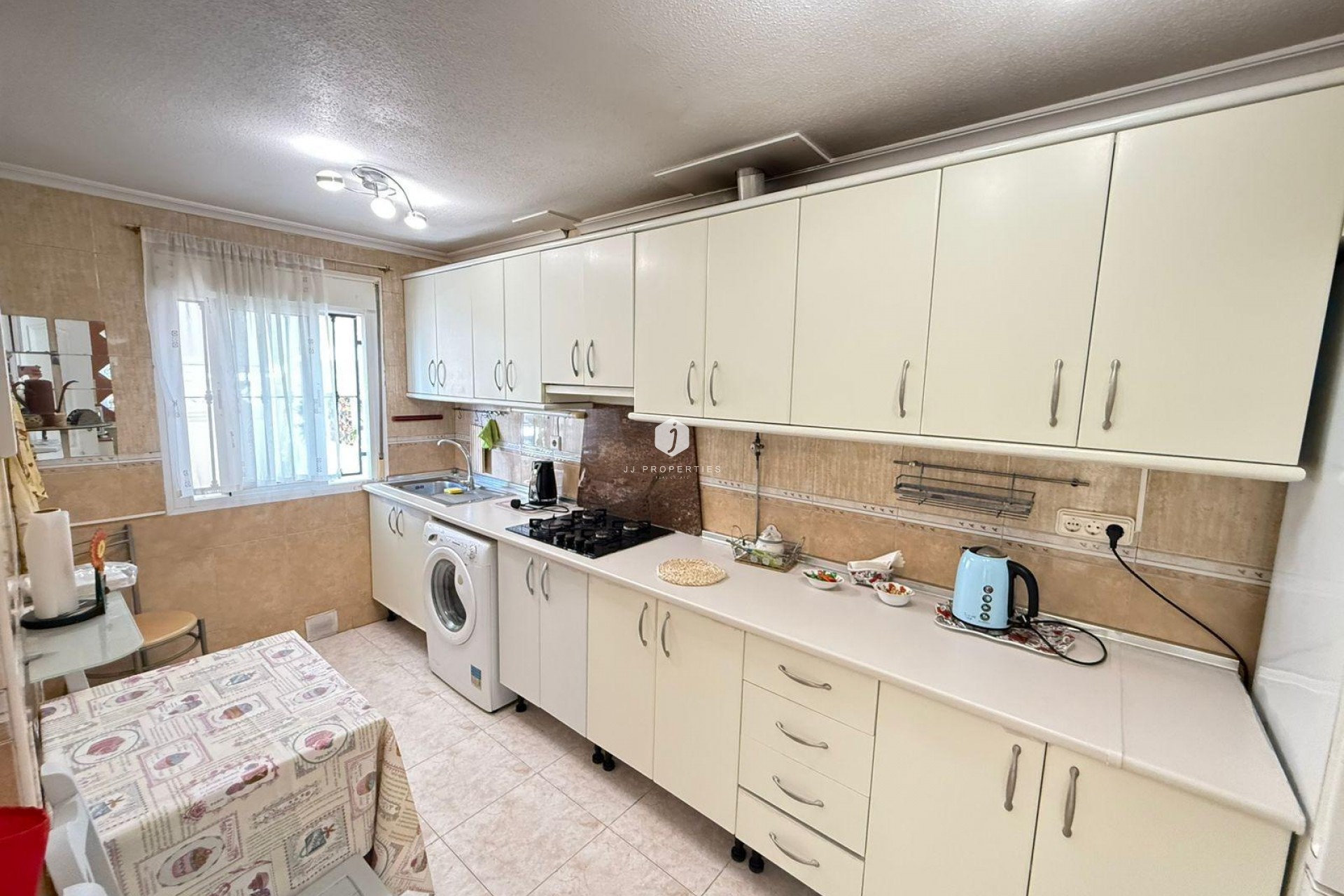 Resale - Chalet -
Torrevieja - Calas blanca