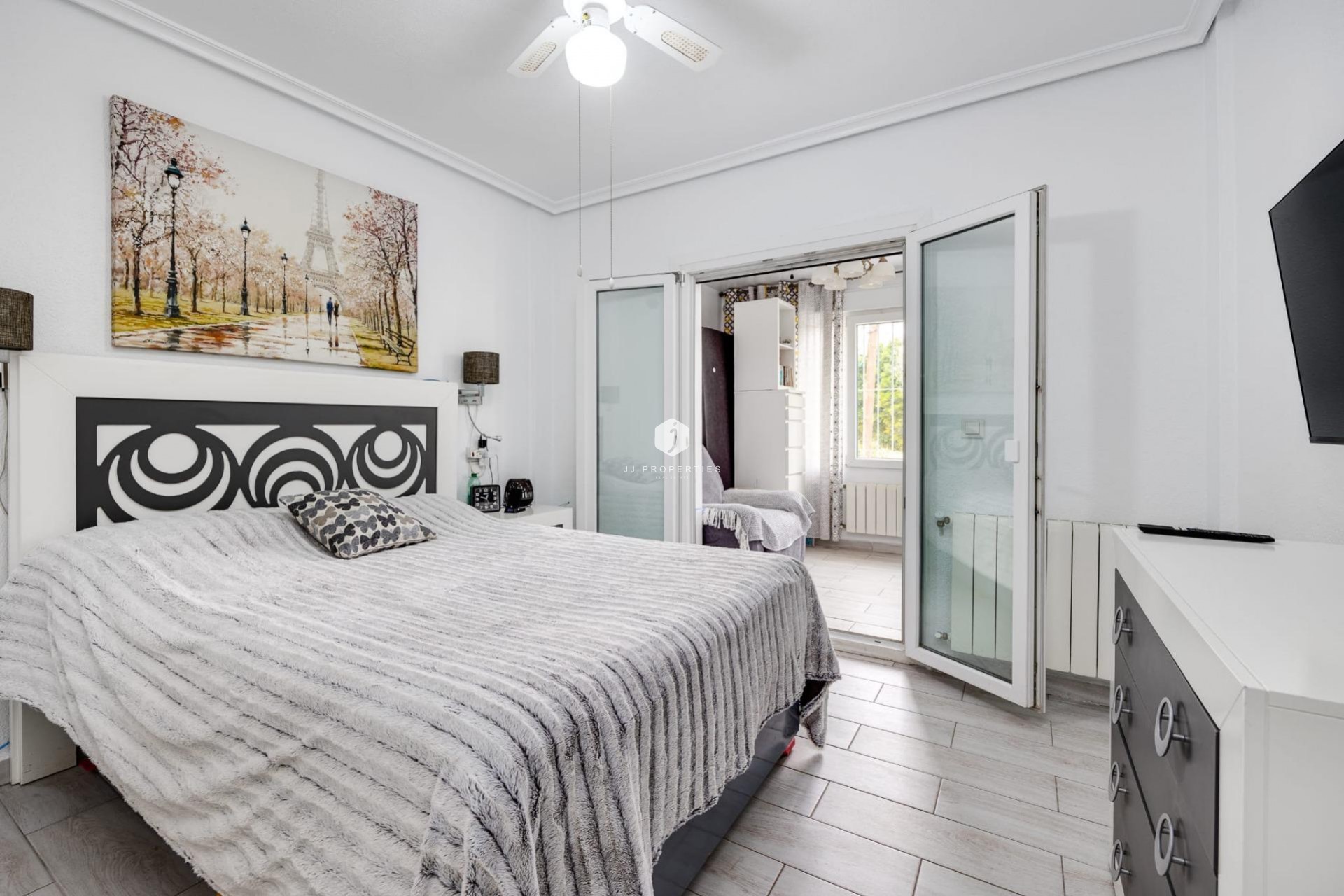 Resale - Chalet -
Torrevieja - Calas blanca