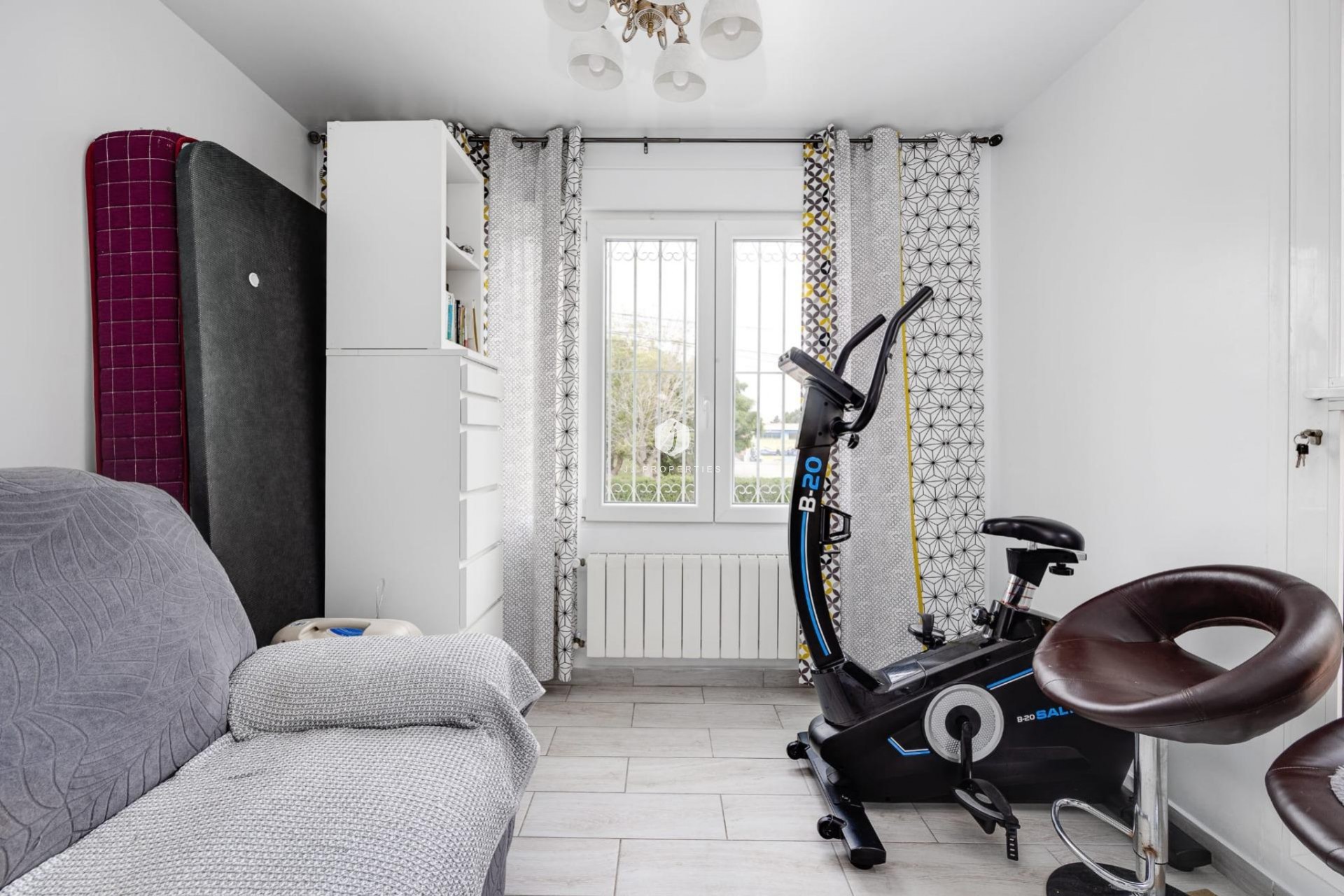 Resale - Chalet -
Torrevieja - Calas blanca