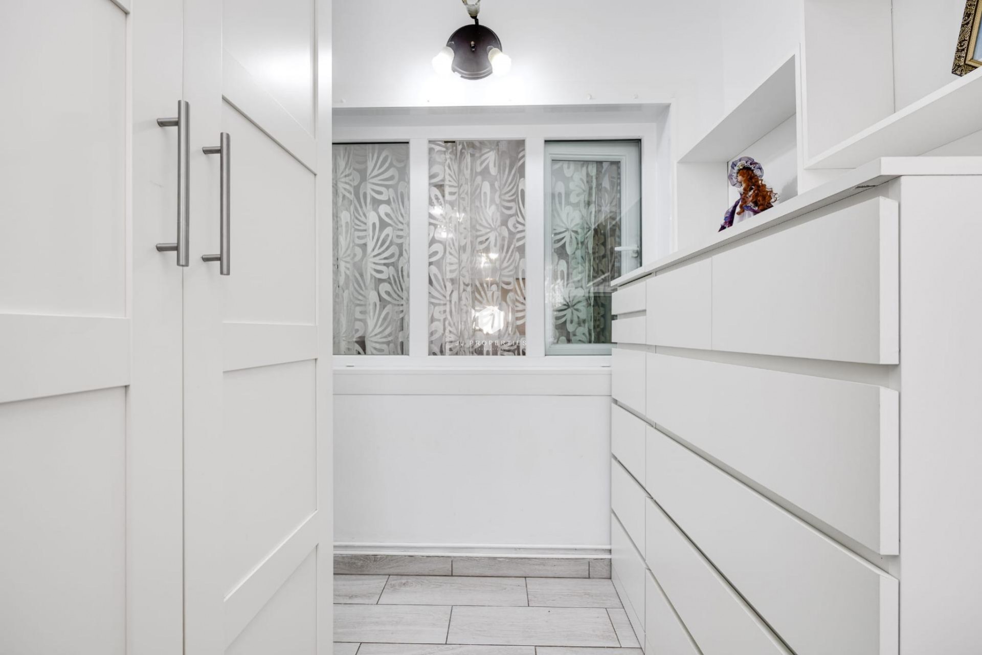 Resale - Chalet -
Torrevieja - Calas blanca