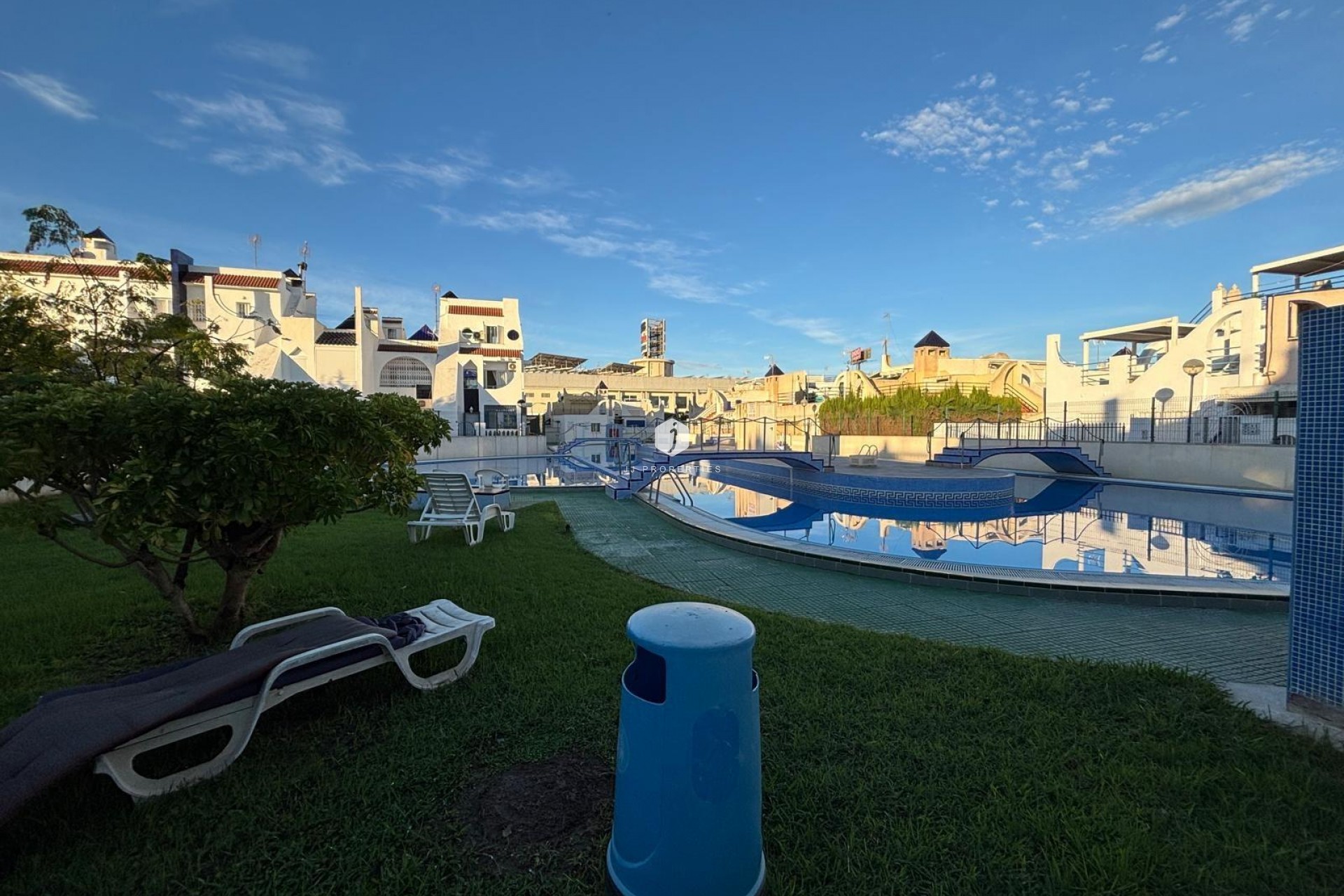 Resale - Chalet -
Torrevieja - Carrefour