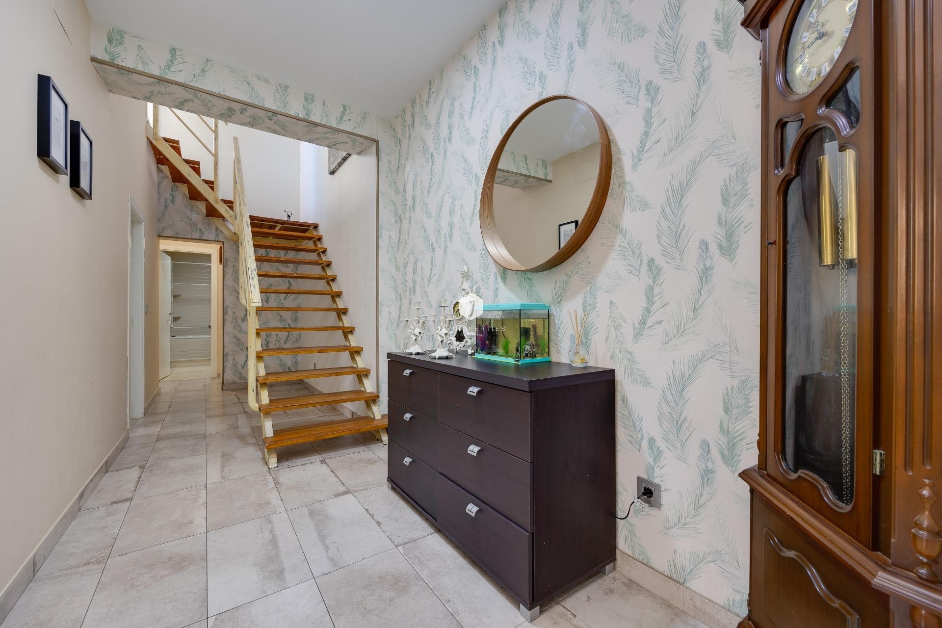 Resale - Chalet -
Torrevieja - Centro