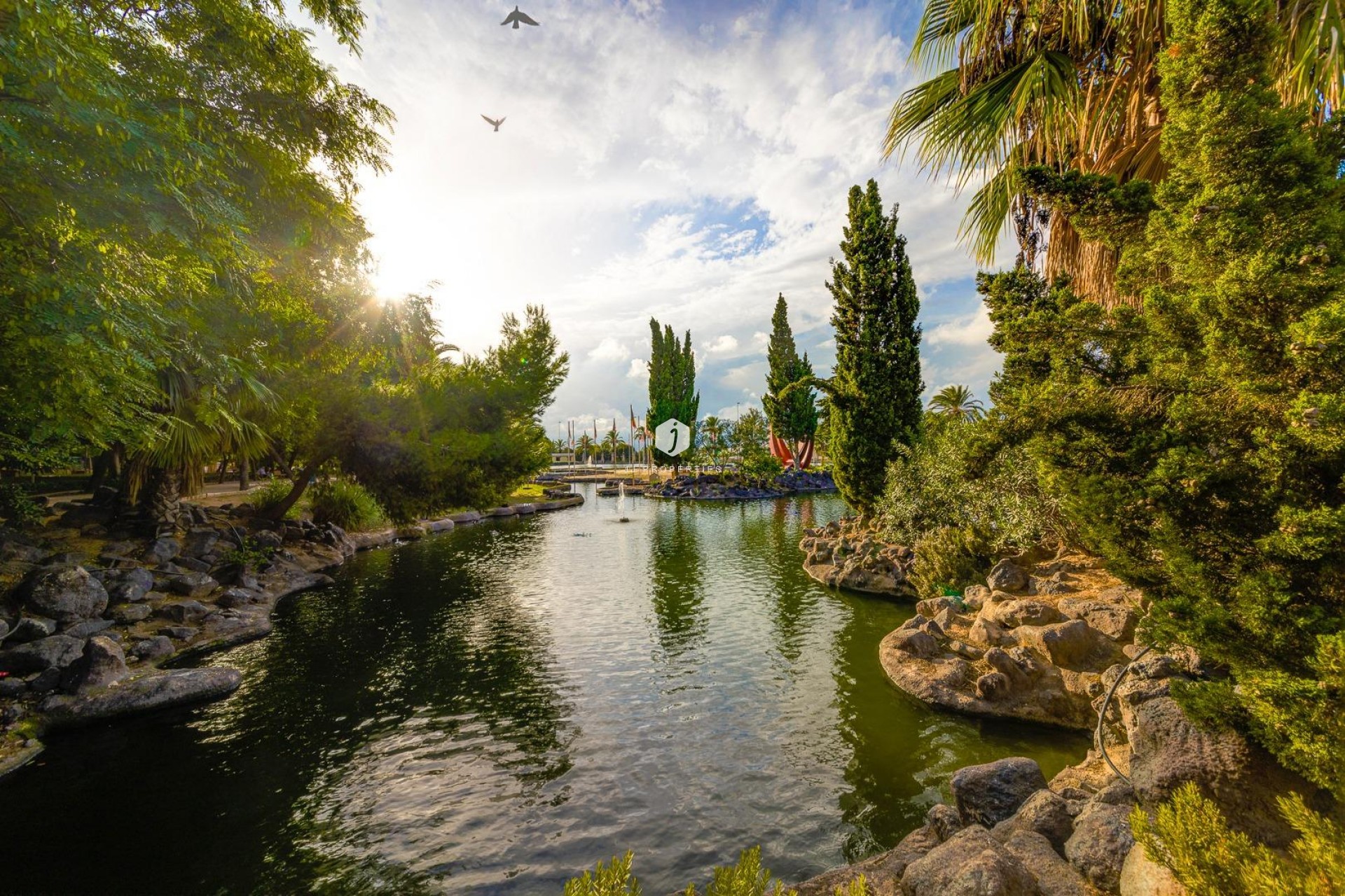 Resale - Chalet -
Torrevieja - Centro