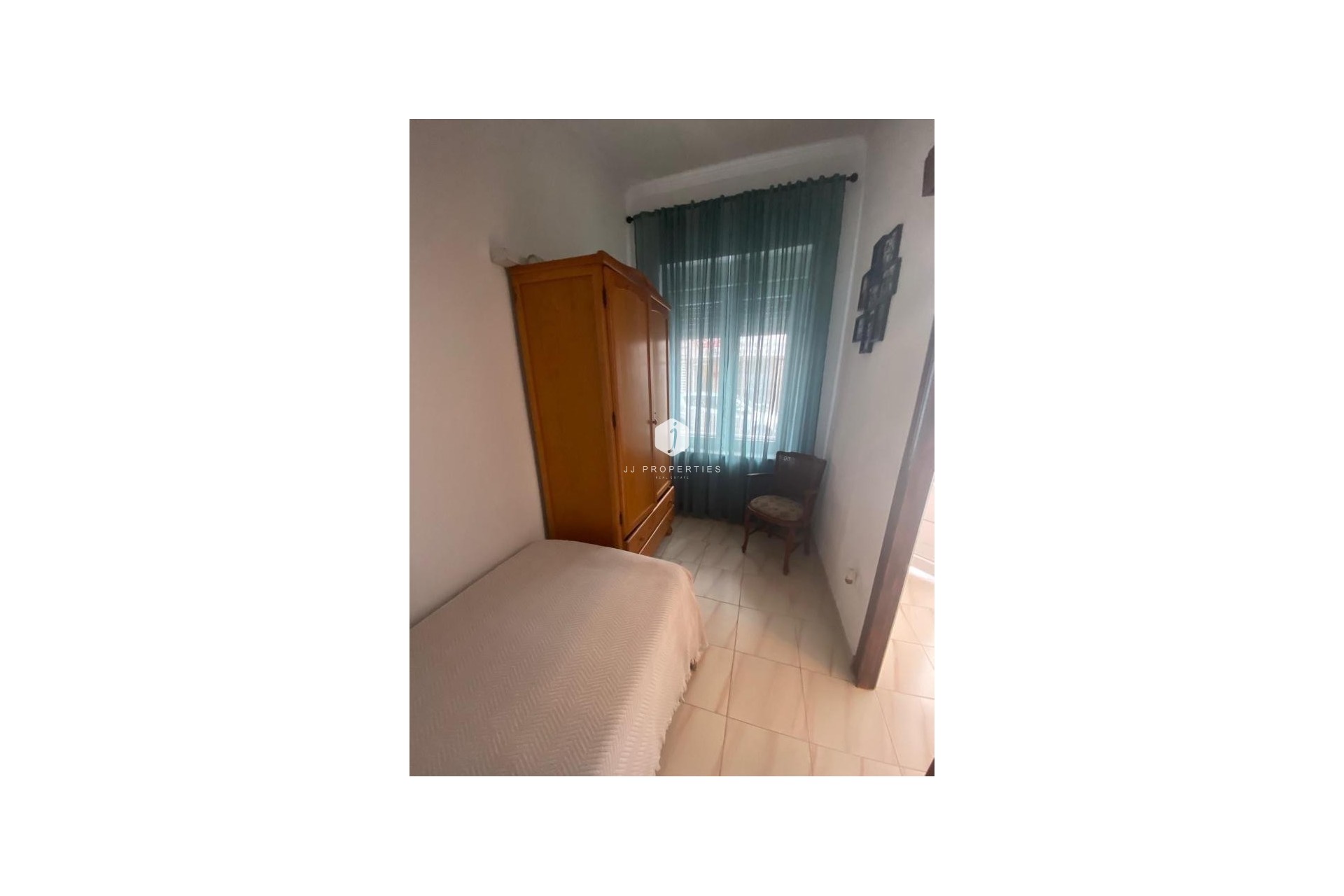 Resale - Chalet -
Torrevieja - Centro