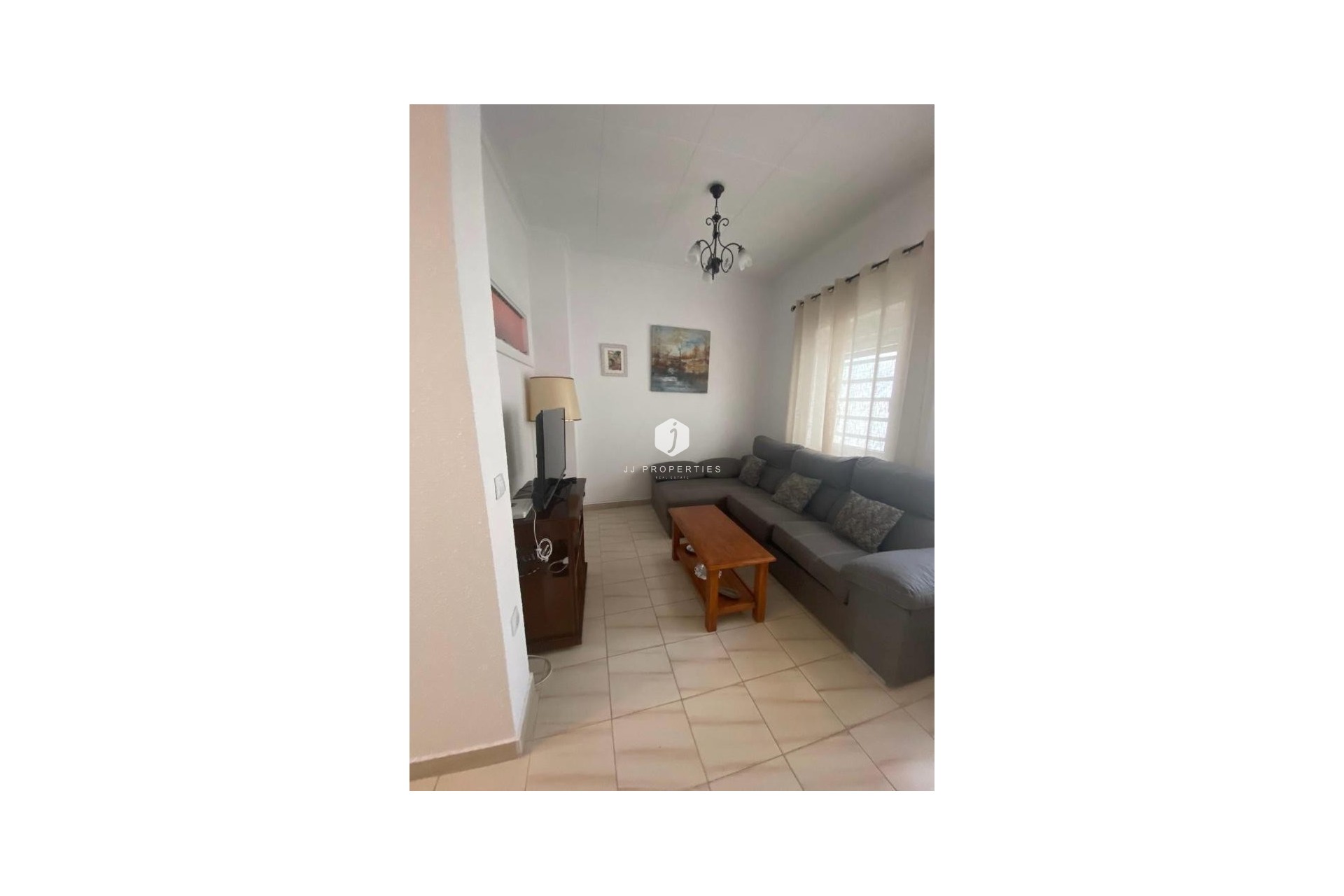 Resale - Chalet -
Torrevieja - Centro