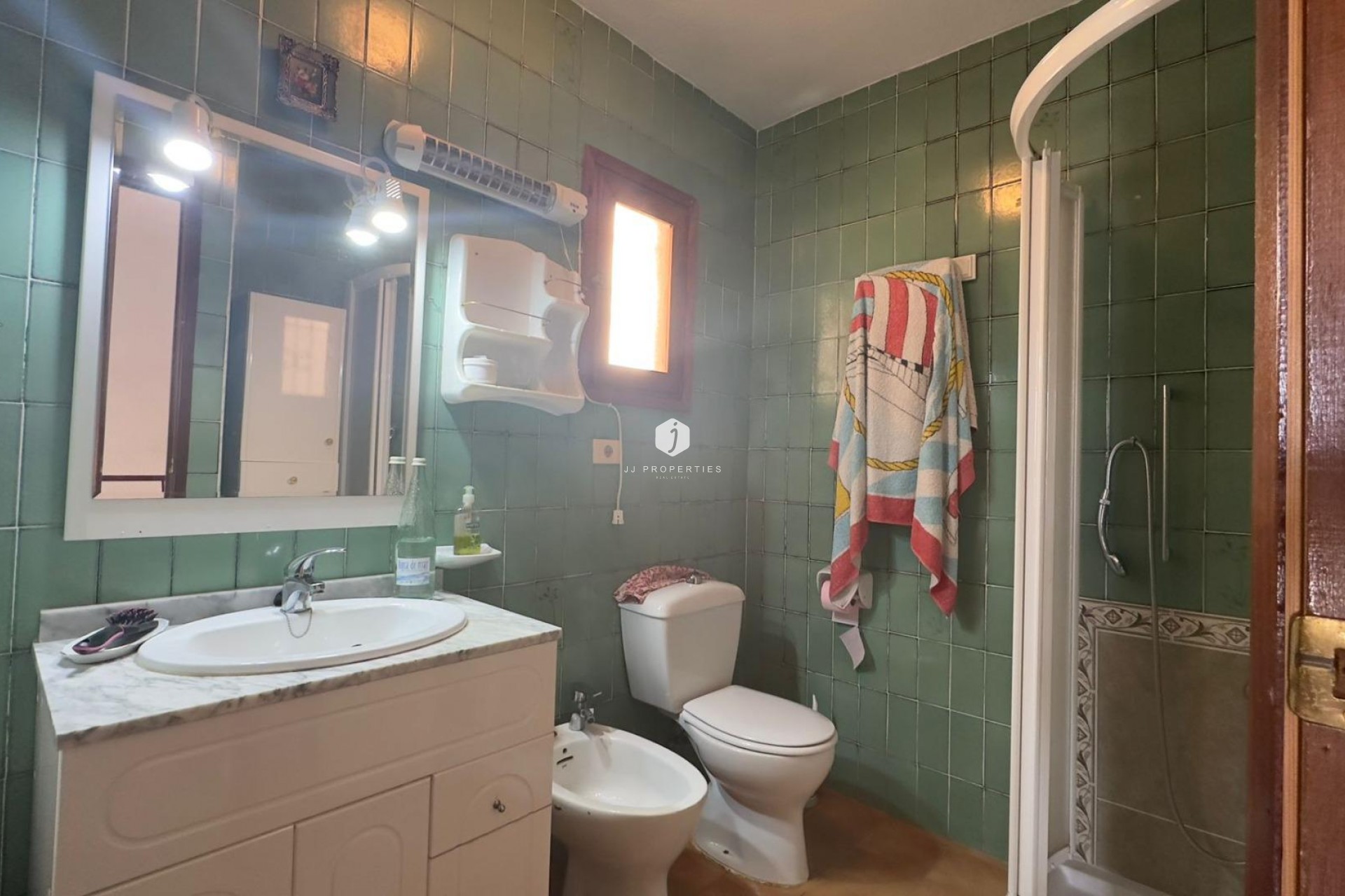 Resale - Chalet -
Torrevieja - Centro