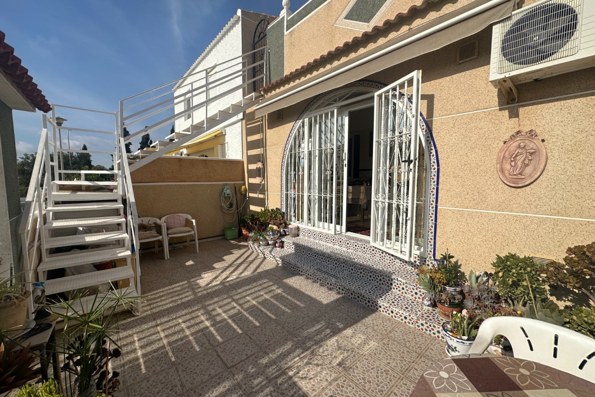 Resale - Chalet -
Torrevieja - Costa Blanca