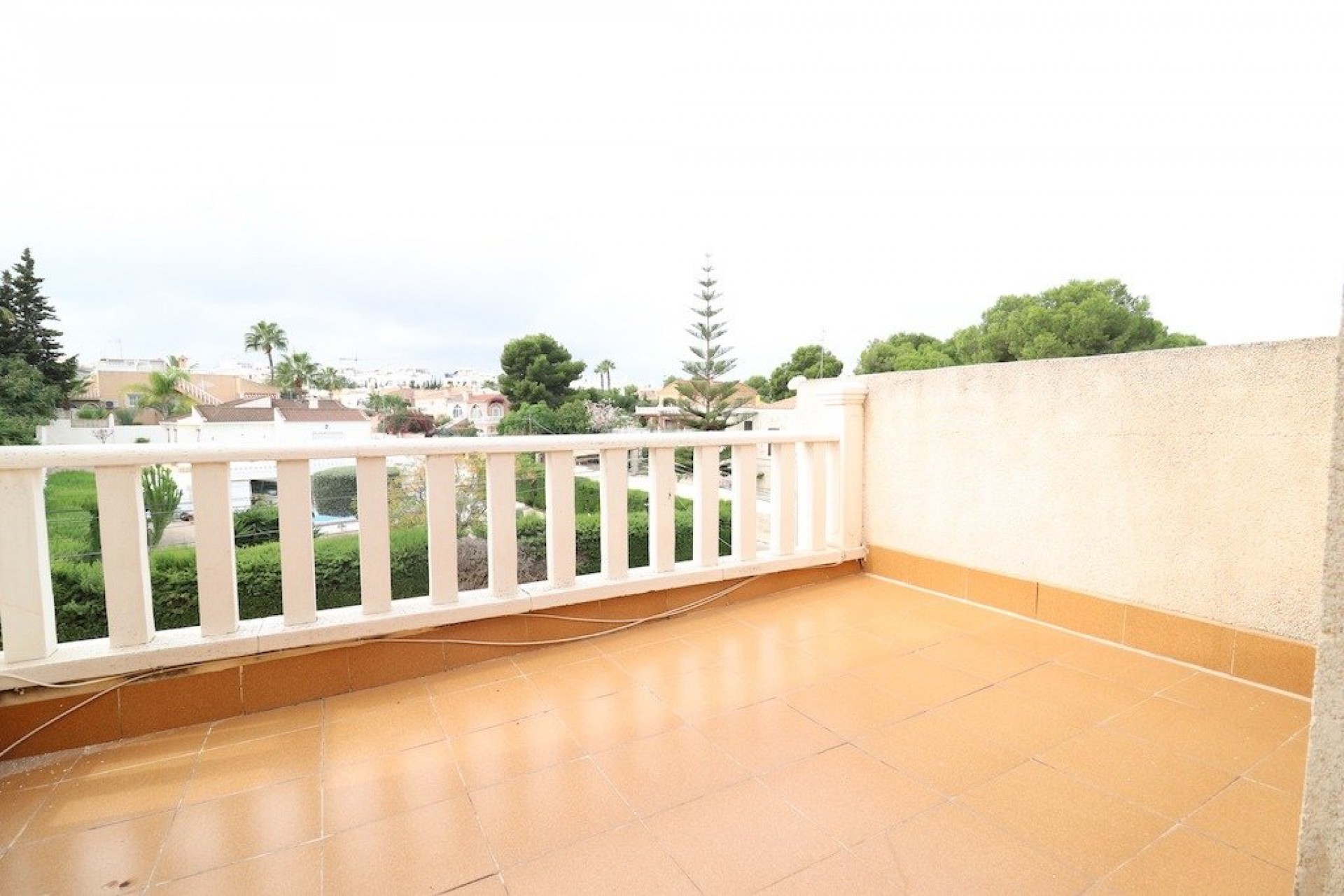 Resale - Chalet -
Torrevieja - Costa Blanca