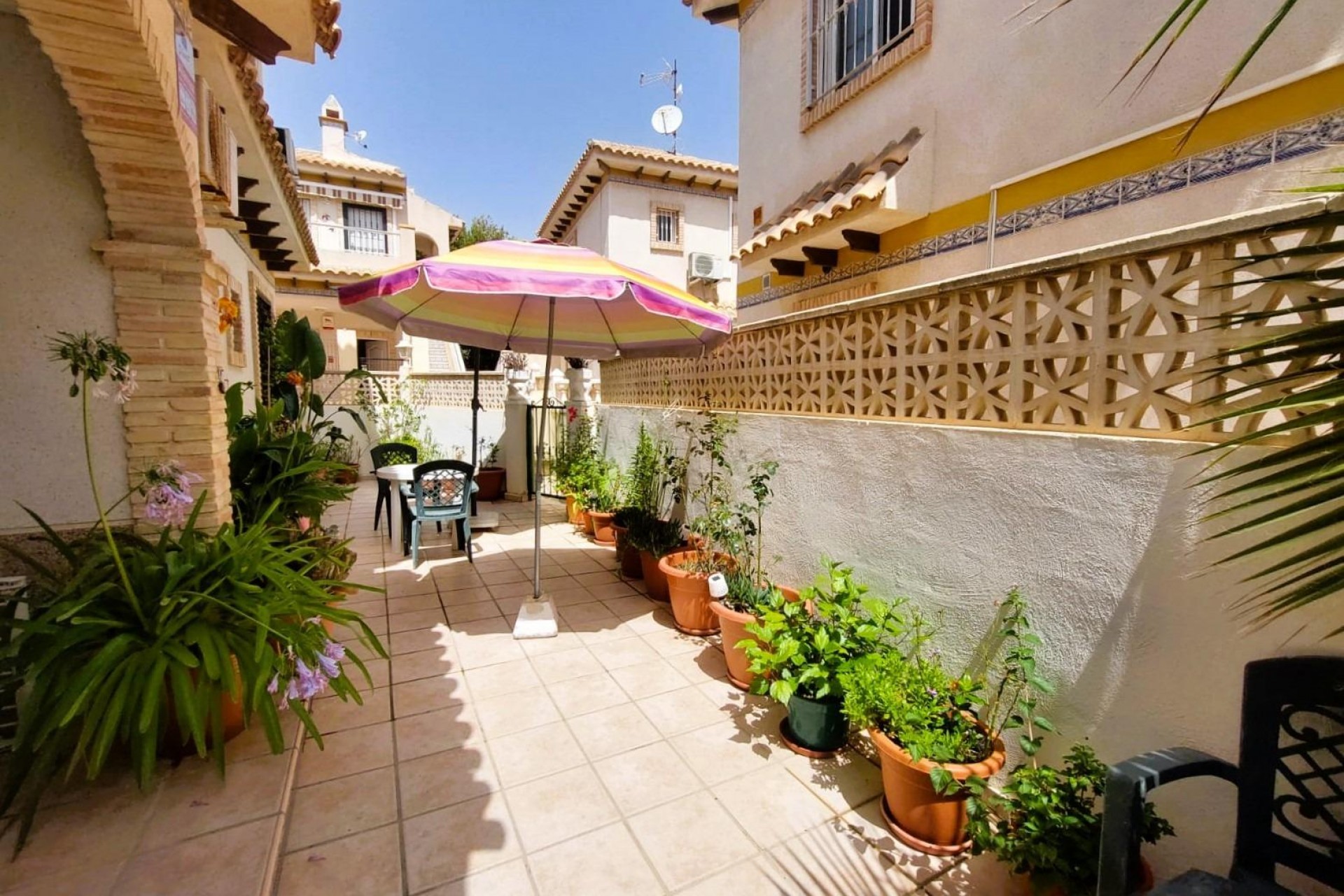 Resale - Chalet -
Torrevieja - Costa Blanca