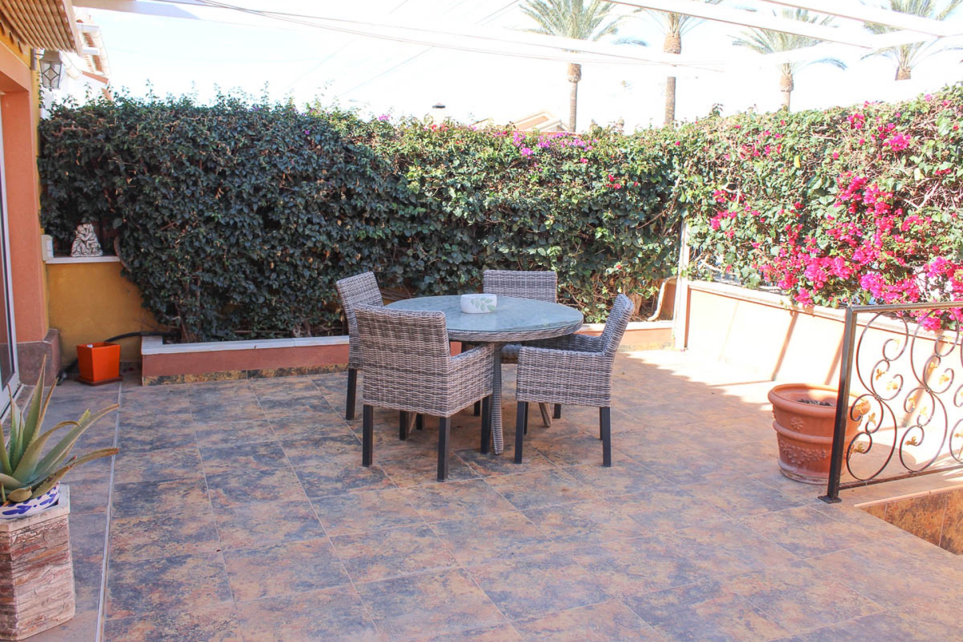 Resale - Chalet -
Torrevieja - Costa Blanca