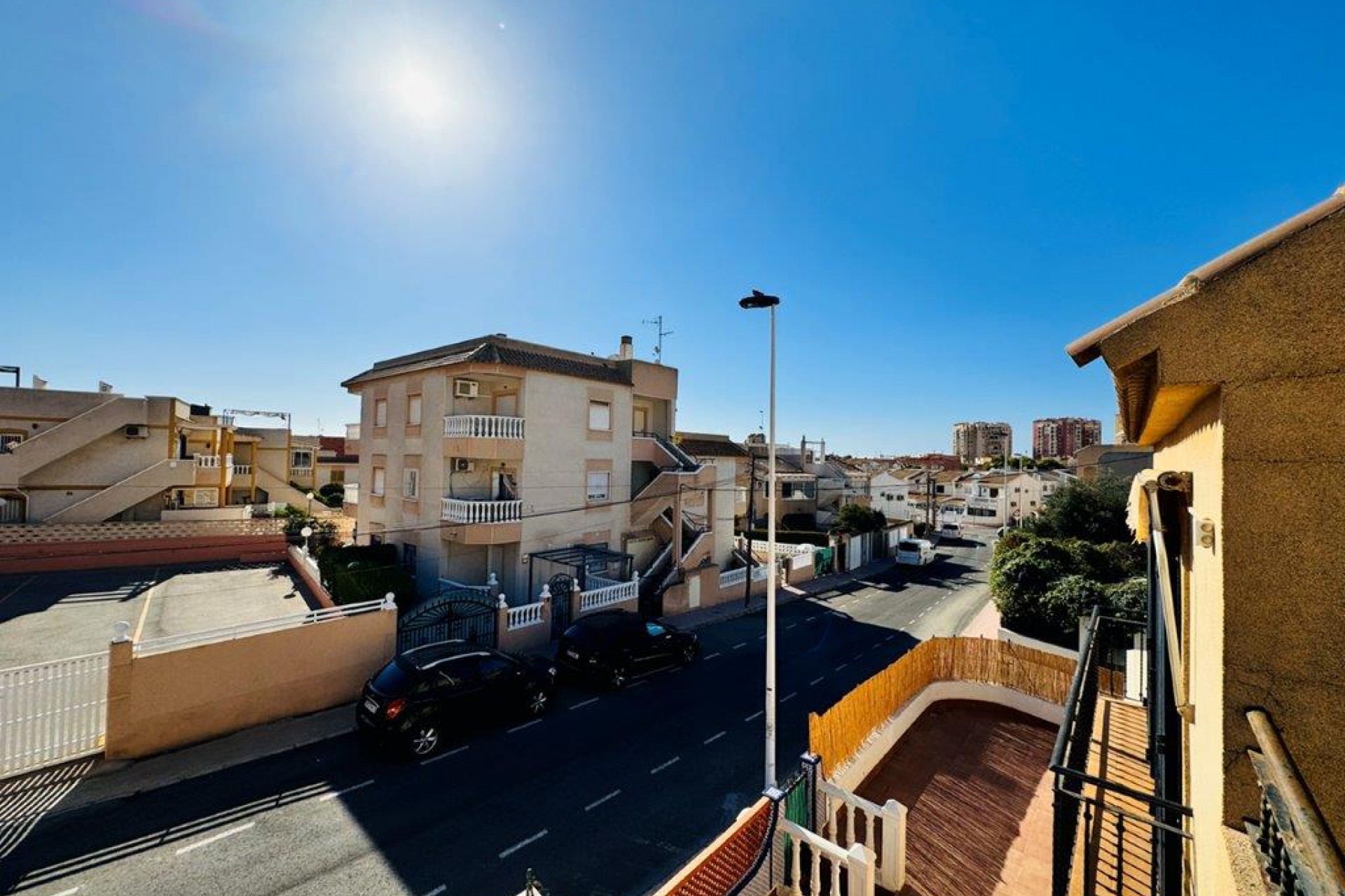 Resale - Chalet -
Torrevieja - Costa Blanca