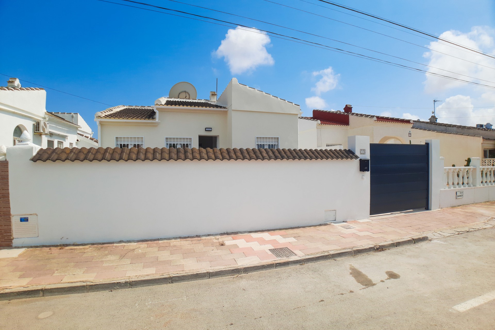 Resale - Chalet -
Torrevieja - Costa Blanca