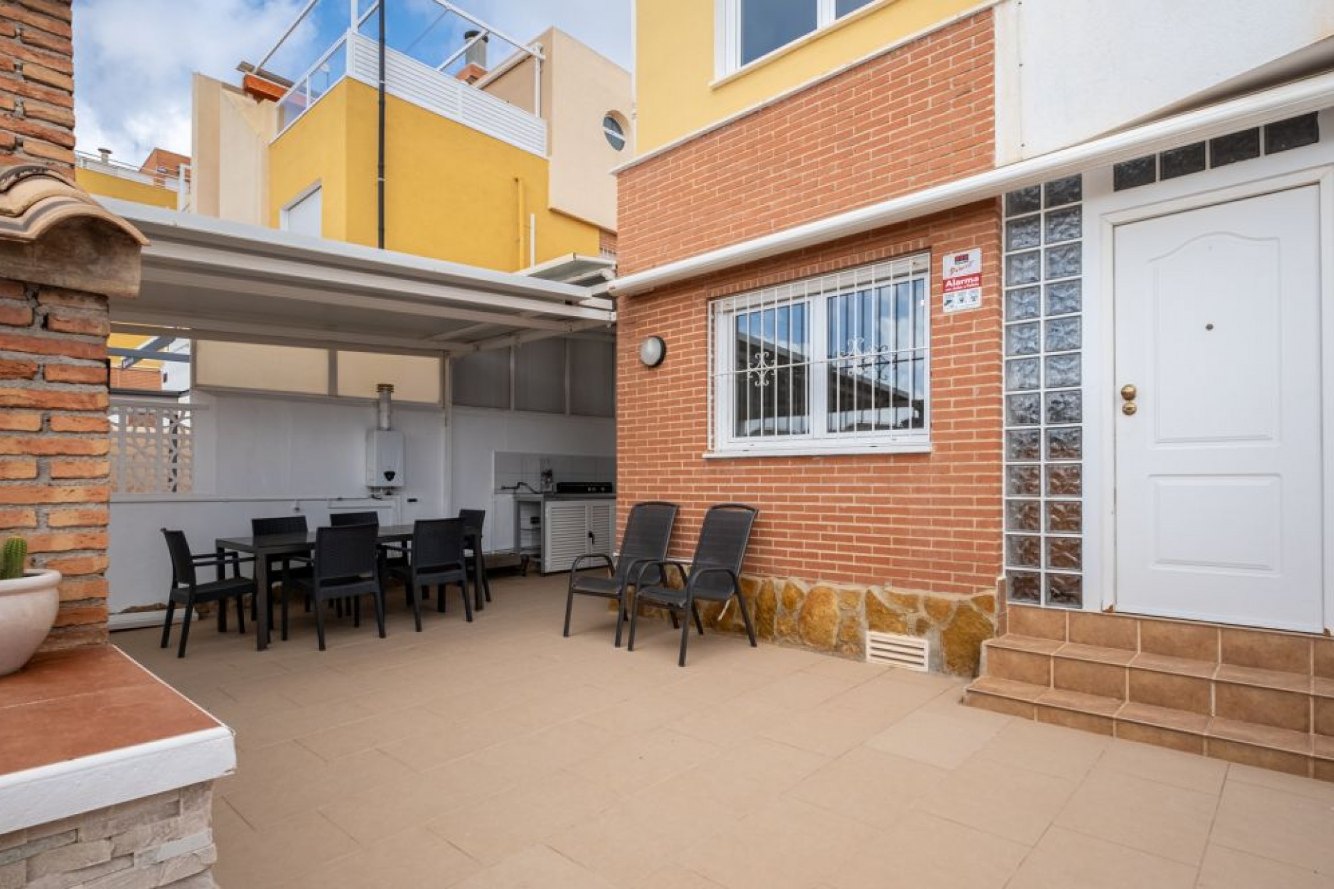 Resale - Chalet -
Torrevieja - Costa Blanca