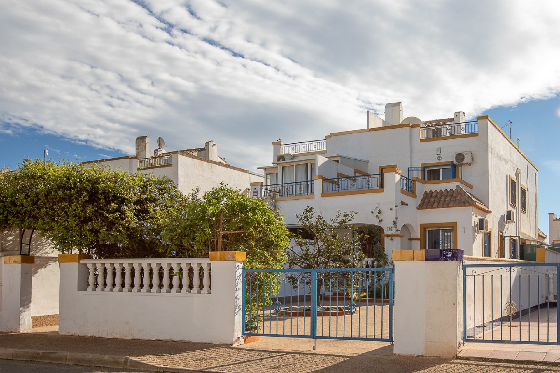 Resale - Chalet -
Torrevieja - Costa Blanca