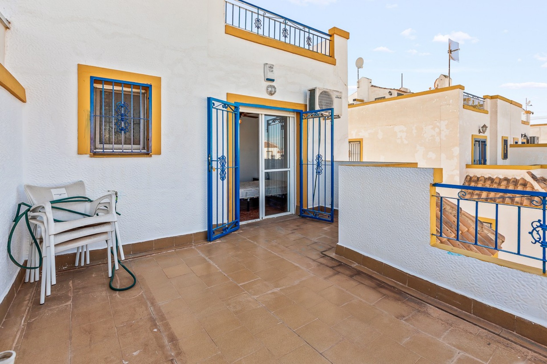 Resale - Chalet -
Torrevieja - Costa Blanca