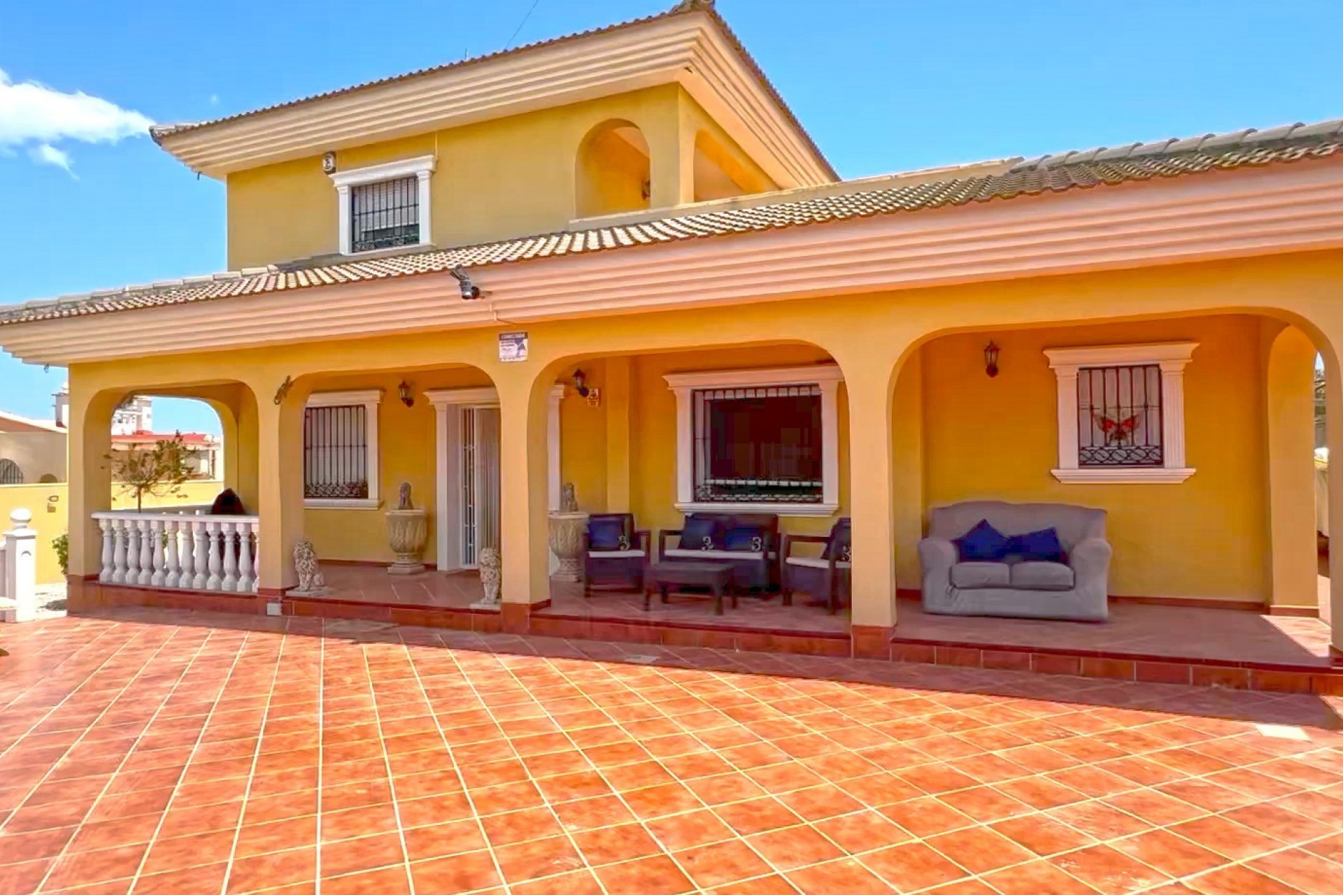 Resale - Chalet -
Torrevieja - Costa Blanca