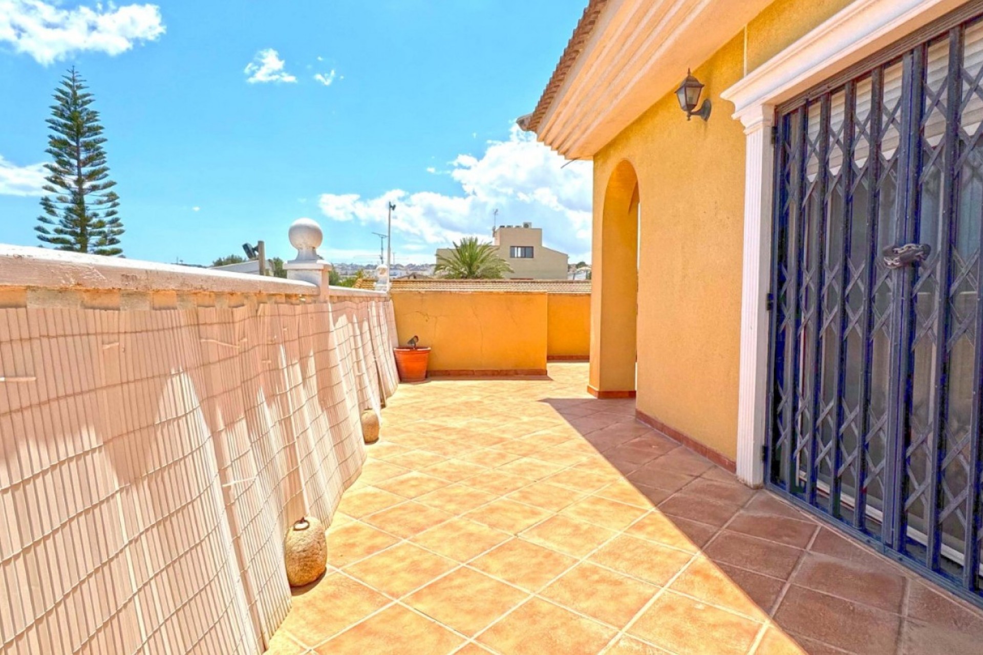 Resale - Chalet -
Torrevieja - Costa Blanca