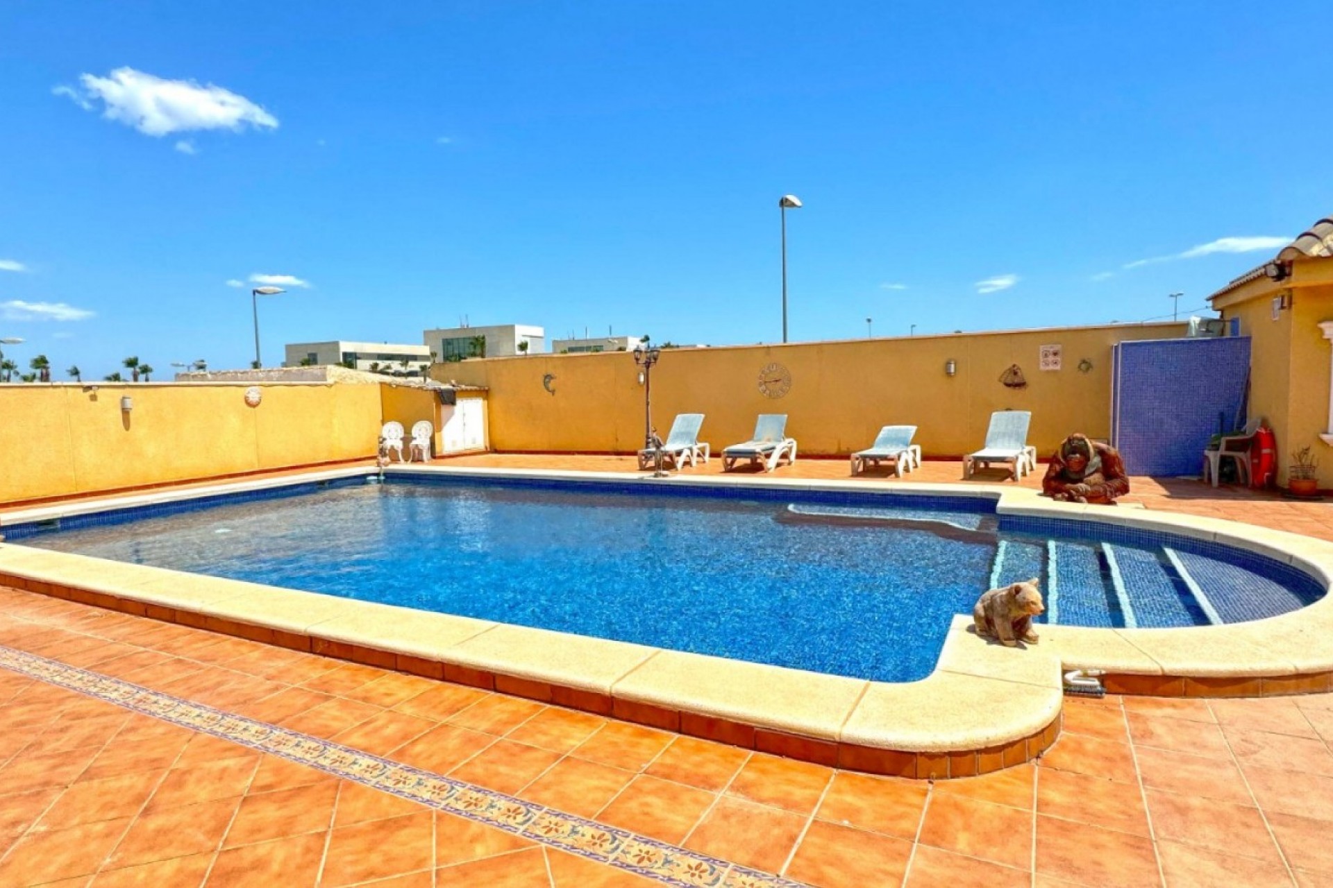 Resale - Chalet -
Torrevieja - Costa Blanca