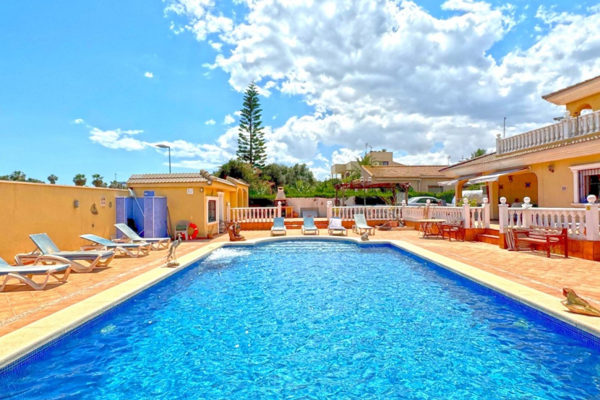 Resale - Chalet -
Torrevieja - Costa Blanca