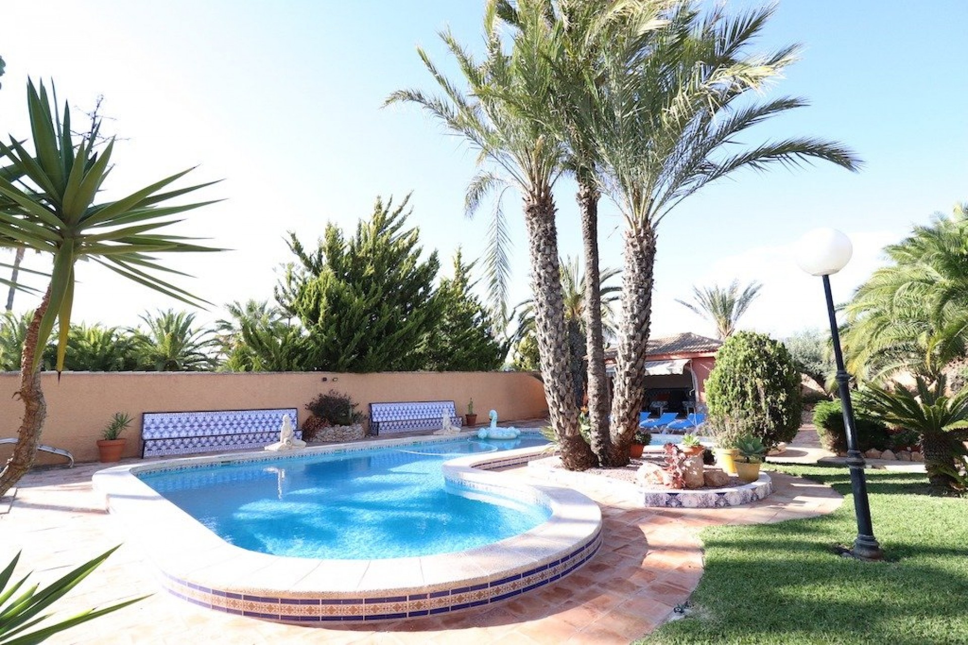 Resale - Chalet -
Torrevieja - Costa Blanca