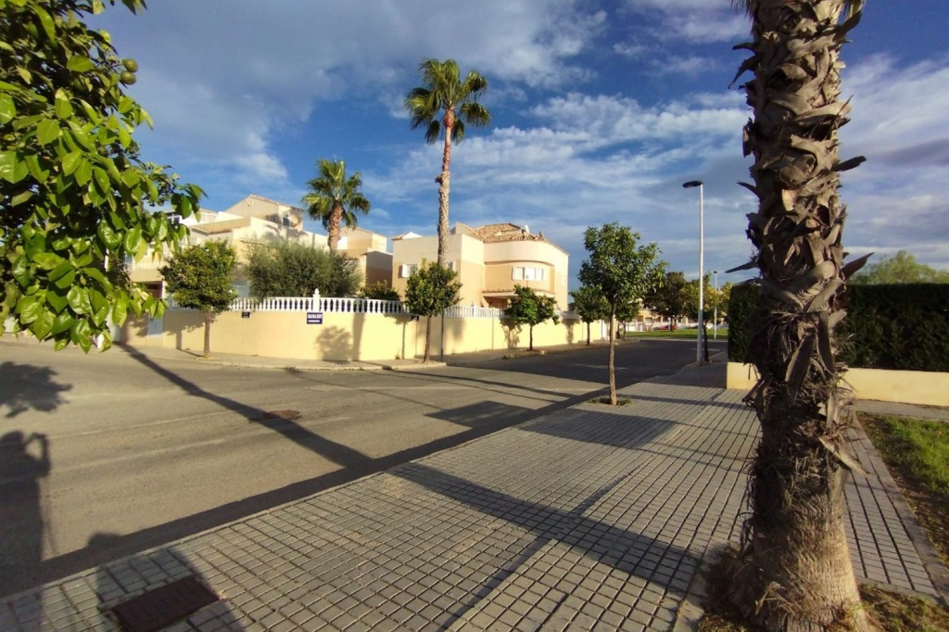 Resale - Chalet -
Torrevieja - Costa Blanca