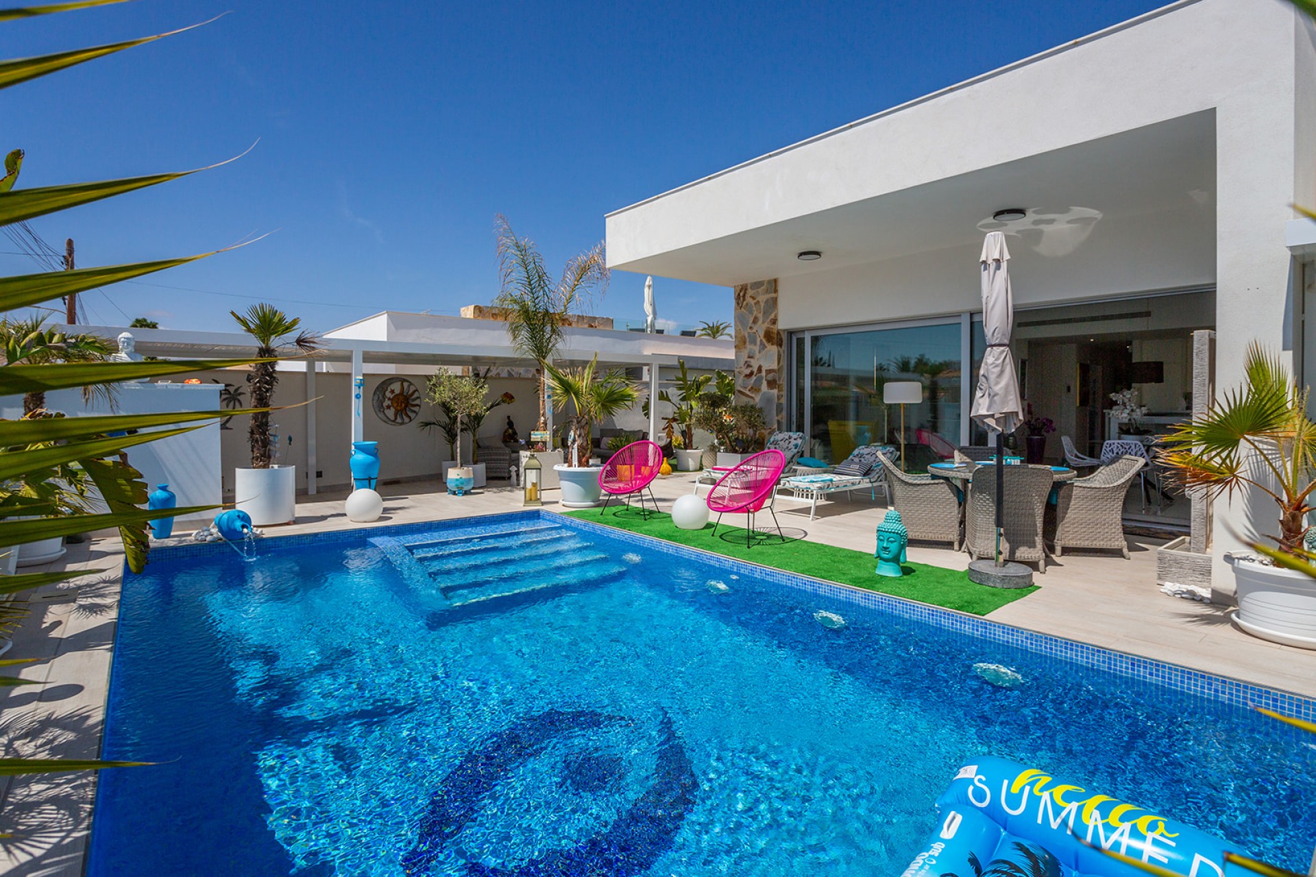 Resale - Chalet -
Torrevieja - Costa Blanca