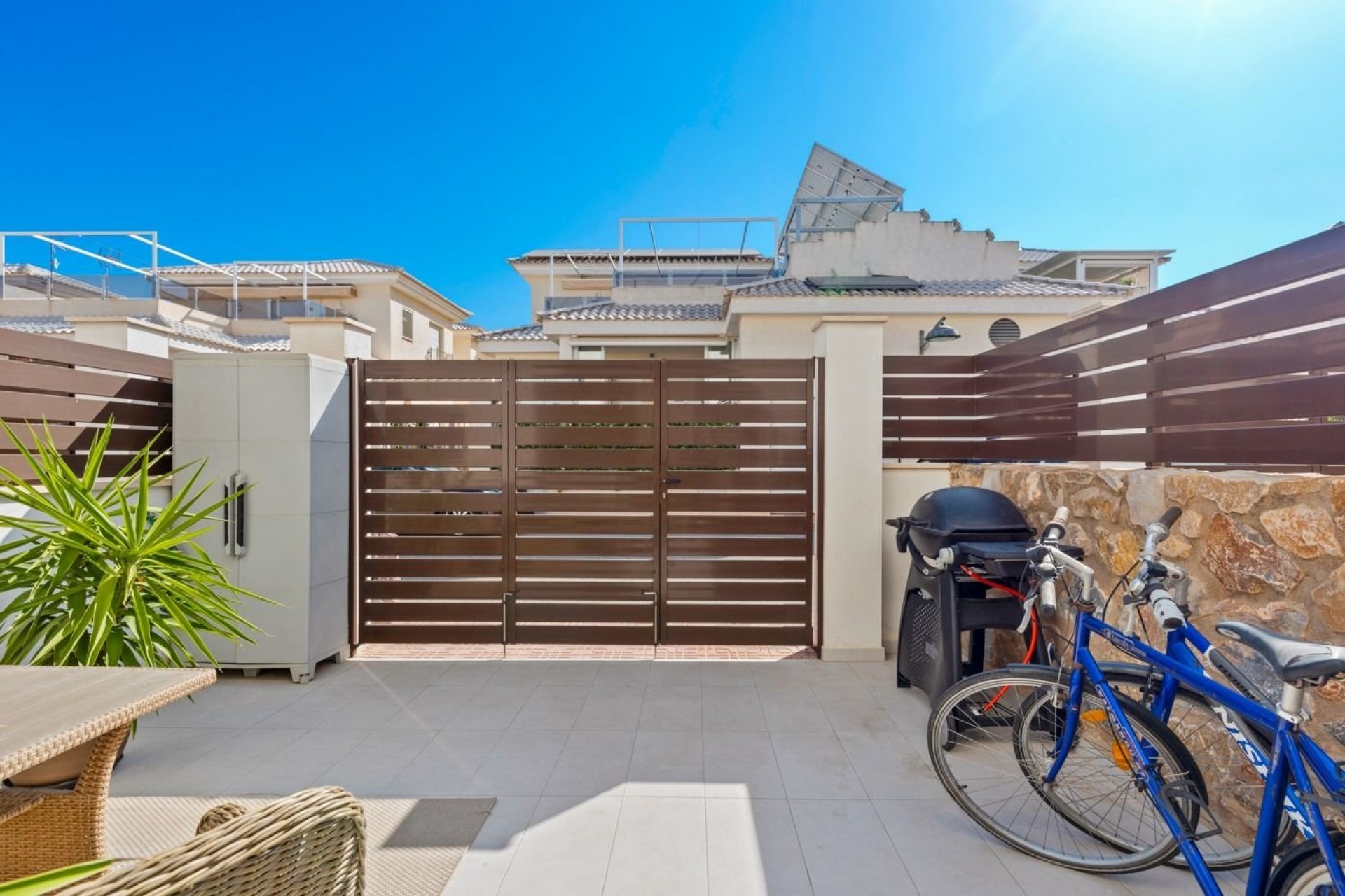 Resale - Chalet -
Torrevieja - Costa Blanca