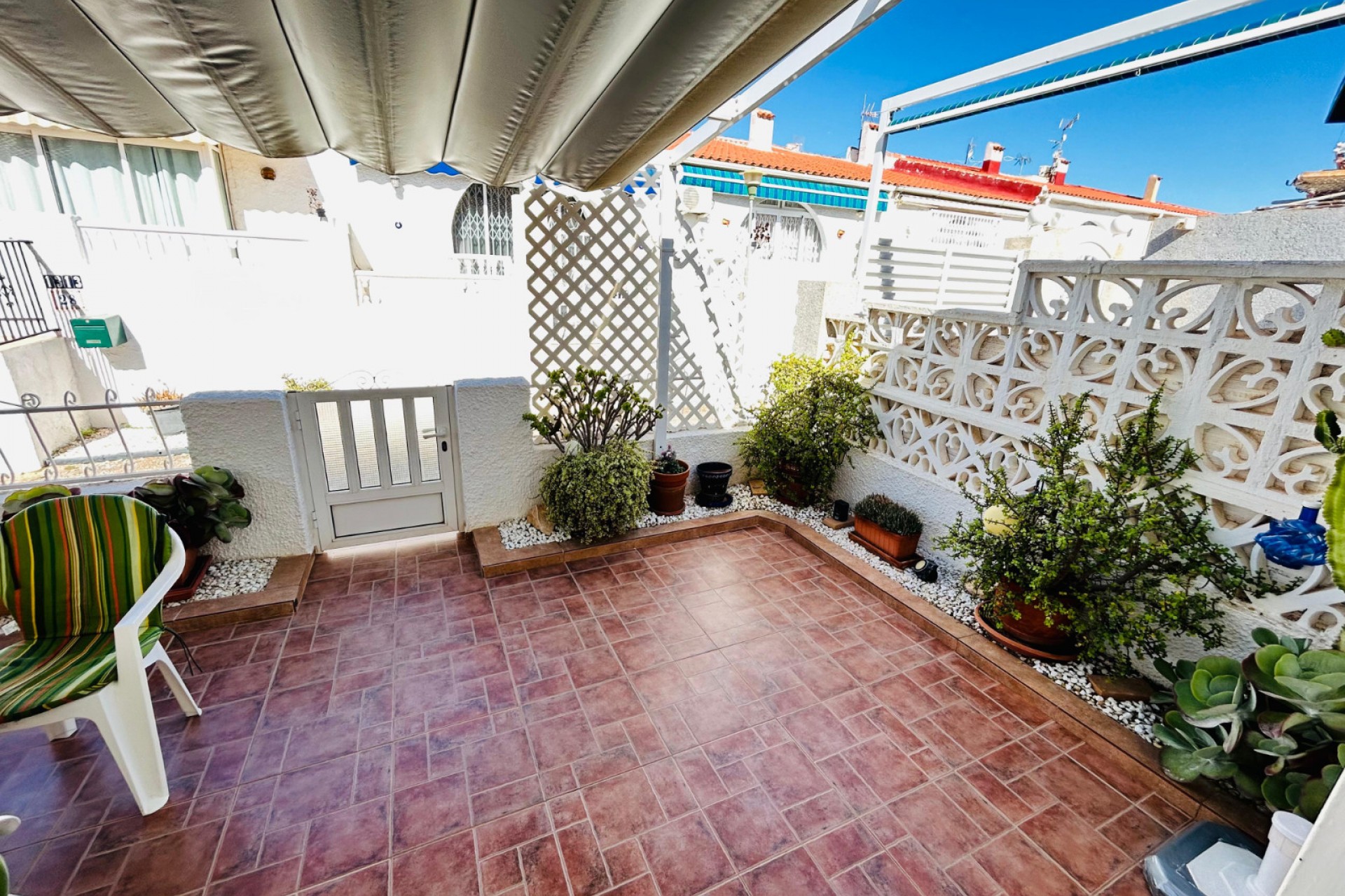 Resale - Chalet -
Torrevieja - Costa Blanca