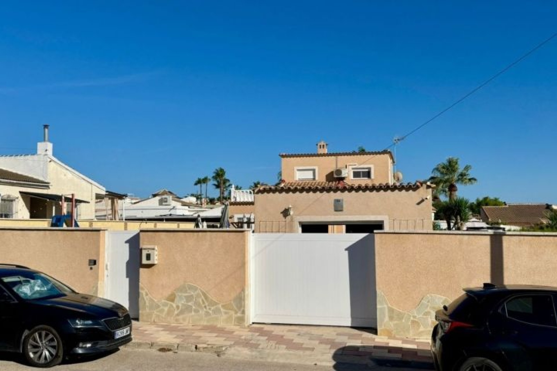 Resale - Chalet -
Torrevieja - Costa Blanca