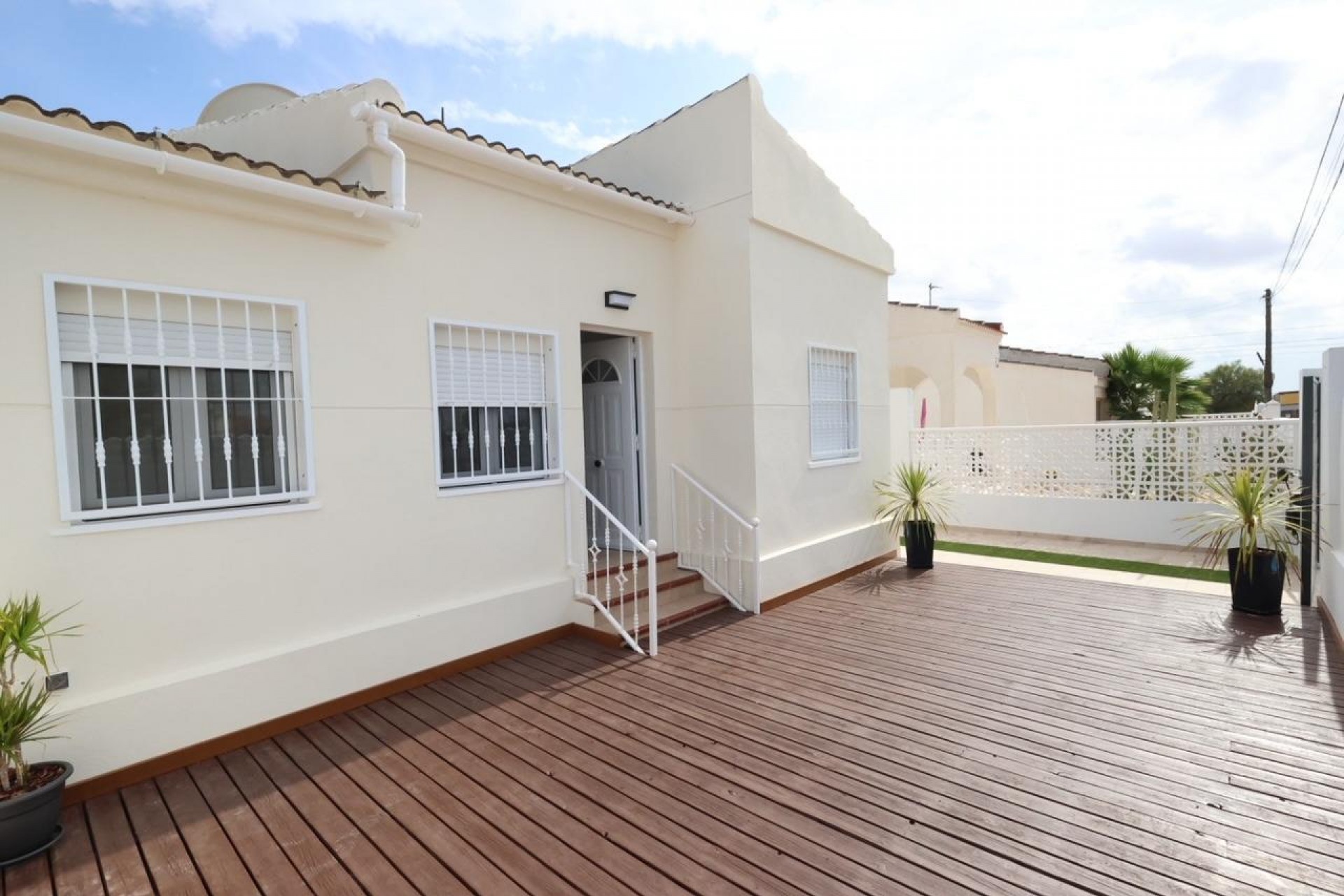 Resale - Chalet -
Torrevieja - Costa Blanca