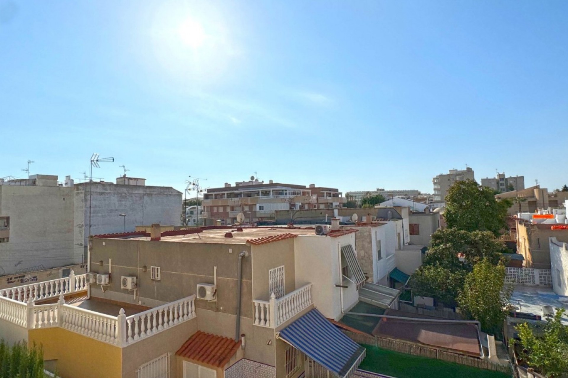 Resale - Chalet -
Torrevieja - Costa Blanca