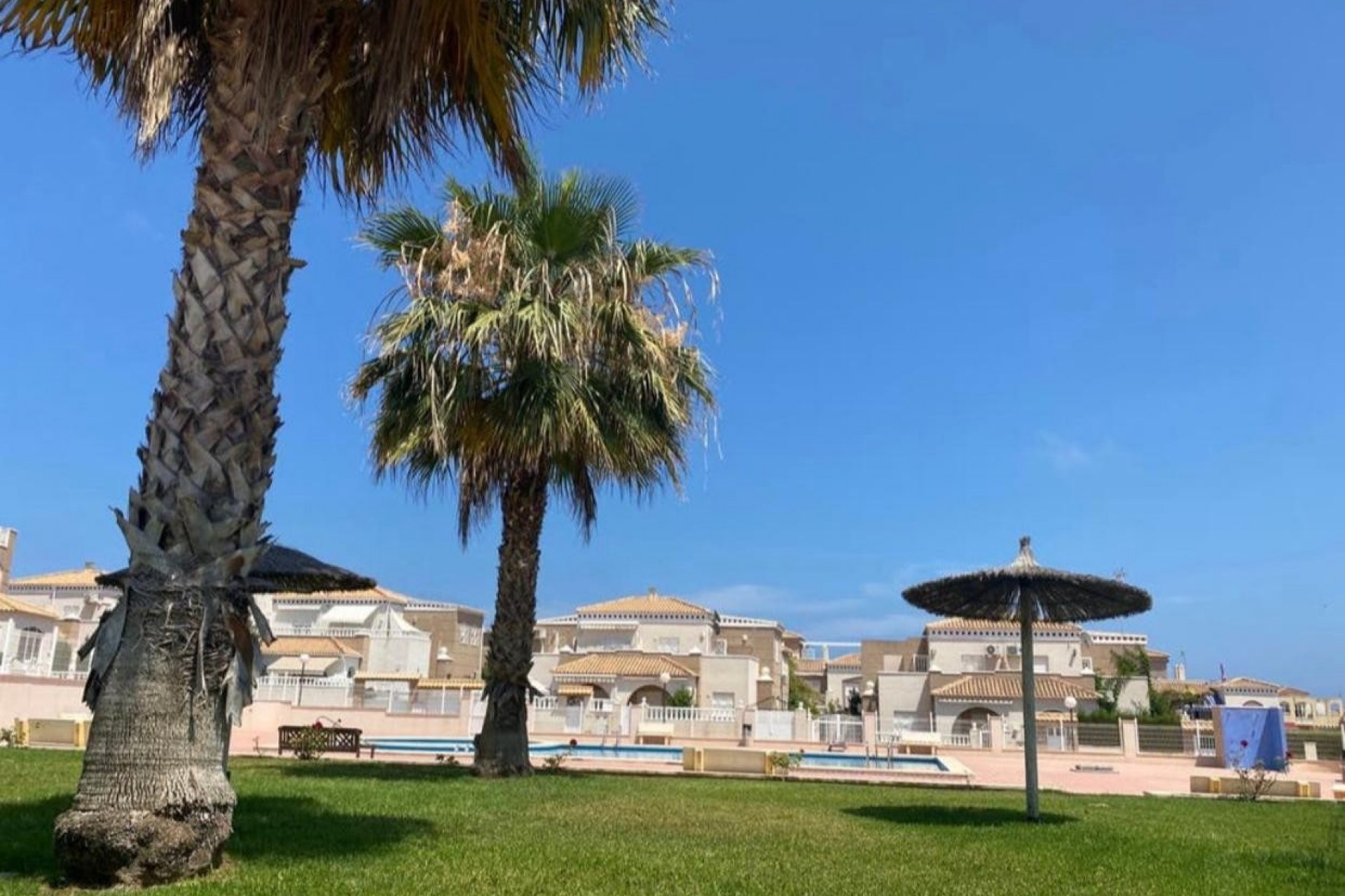 Resale - Chalet -
Torrevieja - Costa Blanca