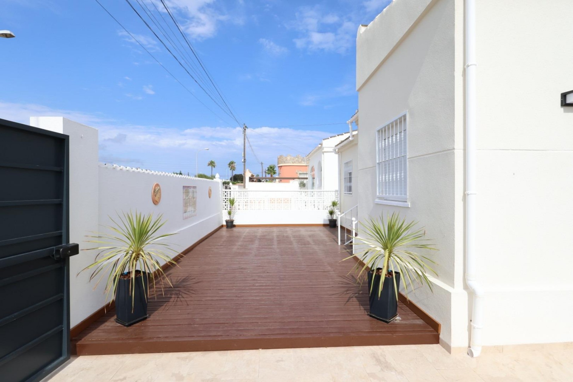 Resale - Chalet -
Torrevieja - Costa Blanca