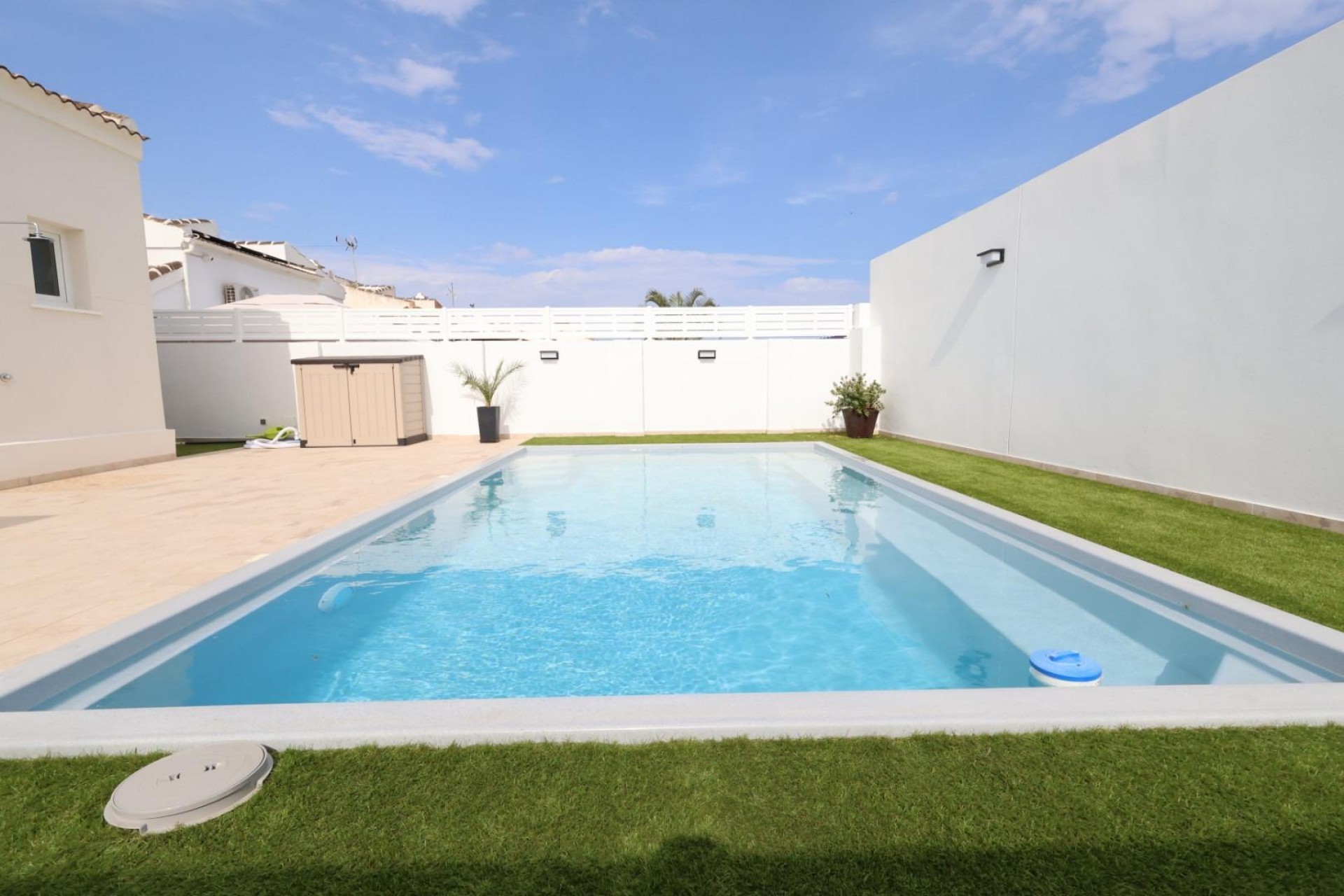 Resale - Chalet -
Torrevieja - Costa Blanca